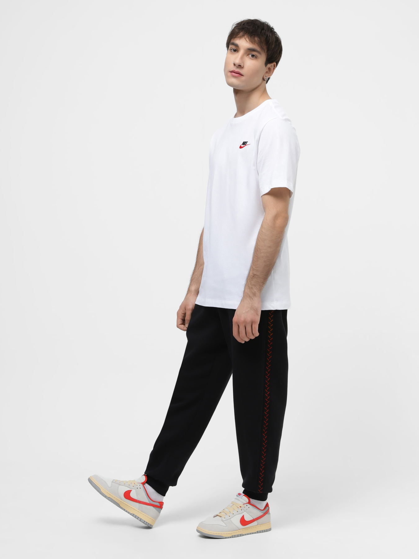 Брюки NIKE модель FN6356-010 Фото