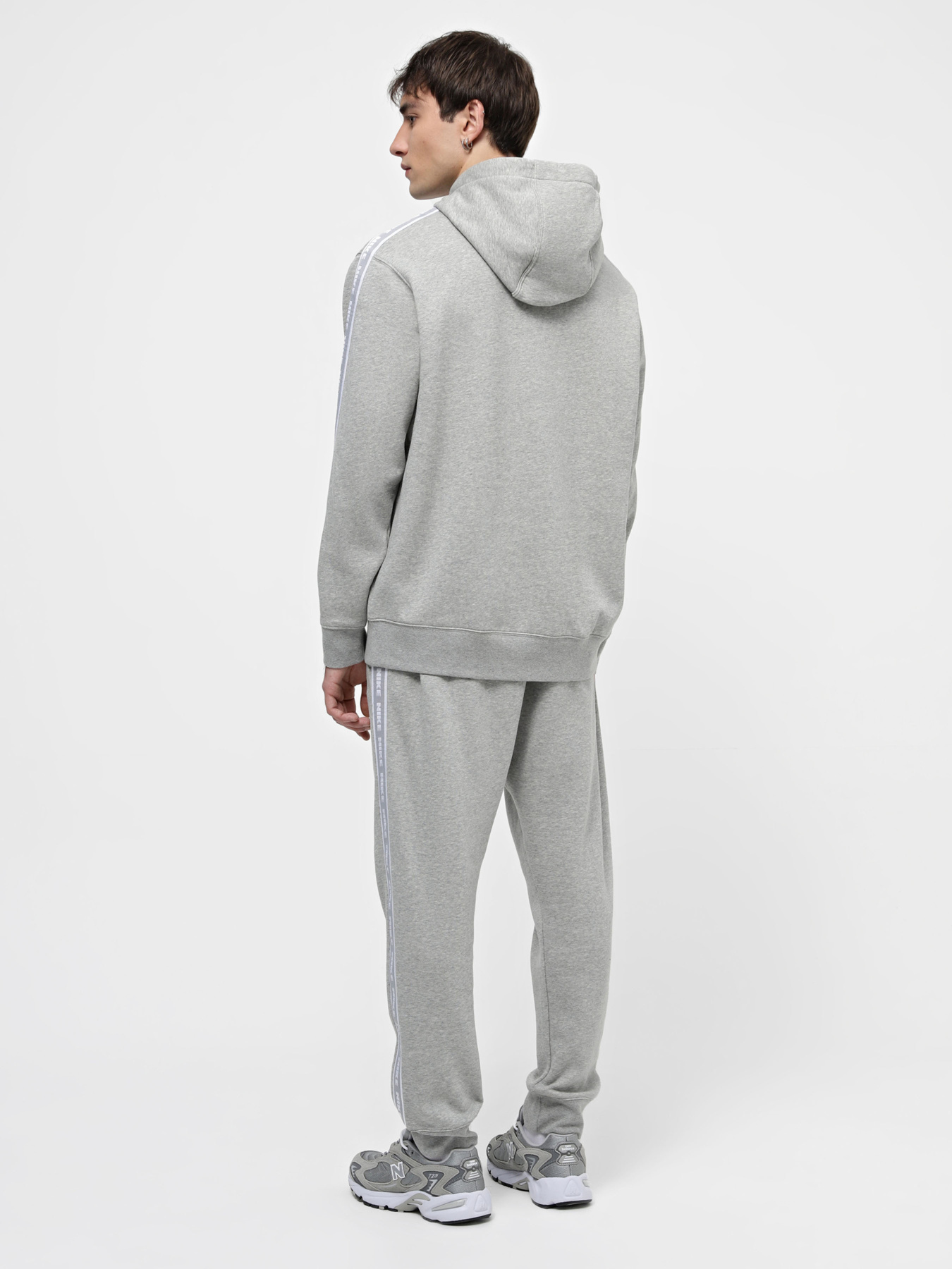 Костюмы NIKE модель FB7296-063 Фото