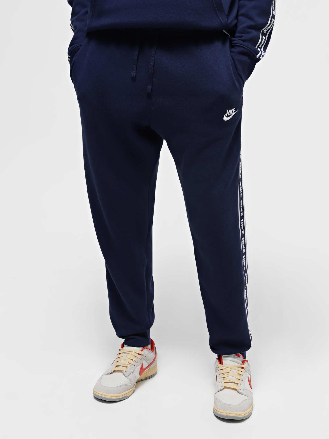 Костюмы NIKE модель FB7296-410 Фото