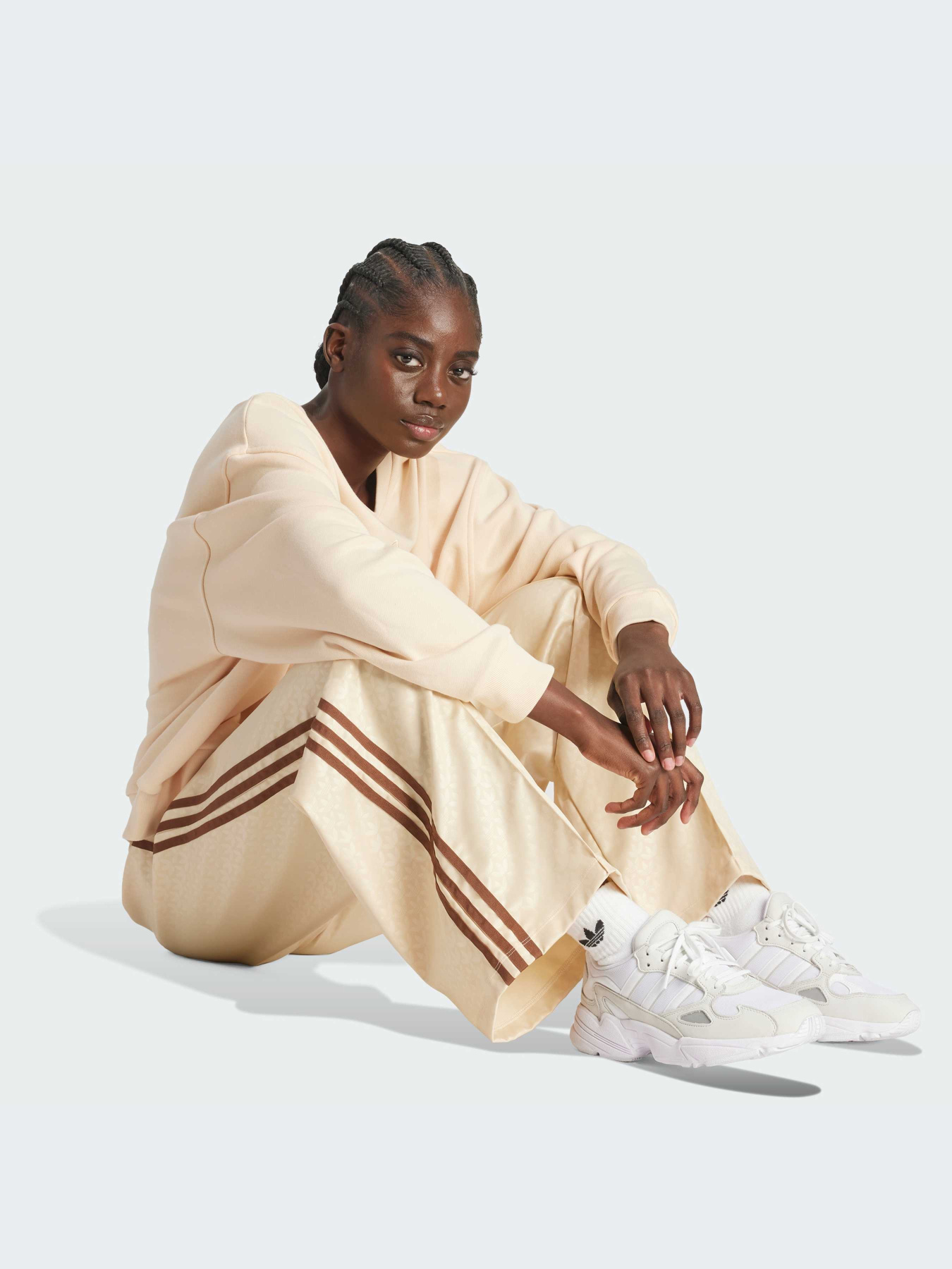 Брюки Adidas Graphics модель IS3854-KZ Фото