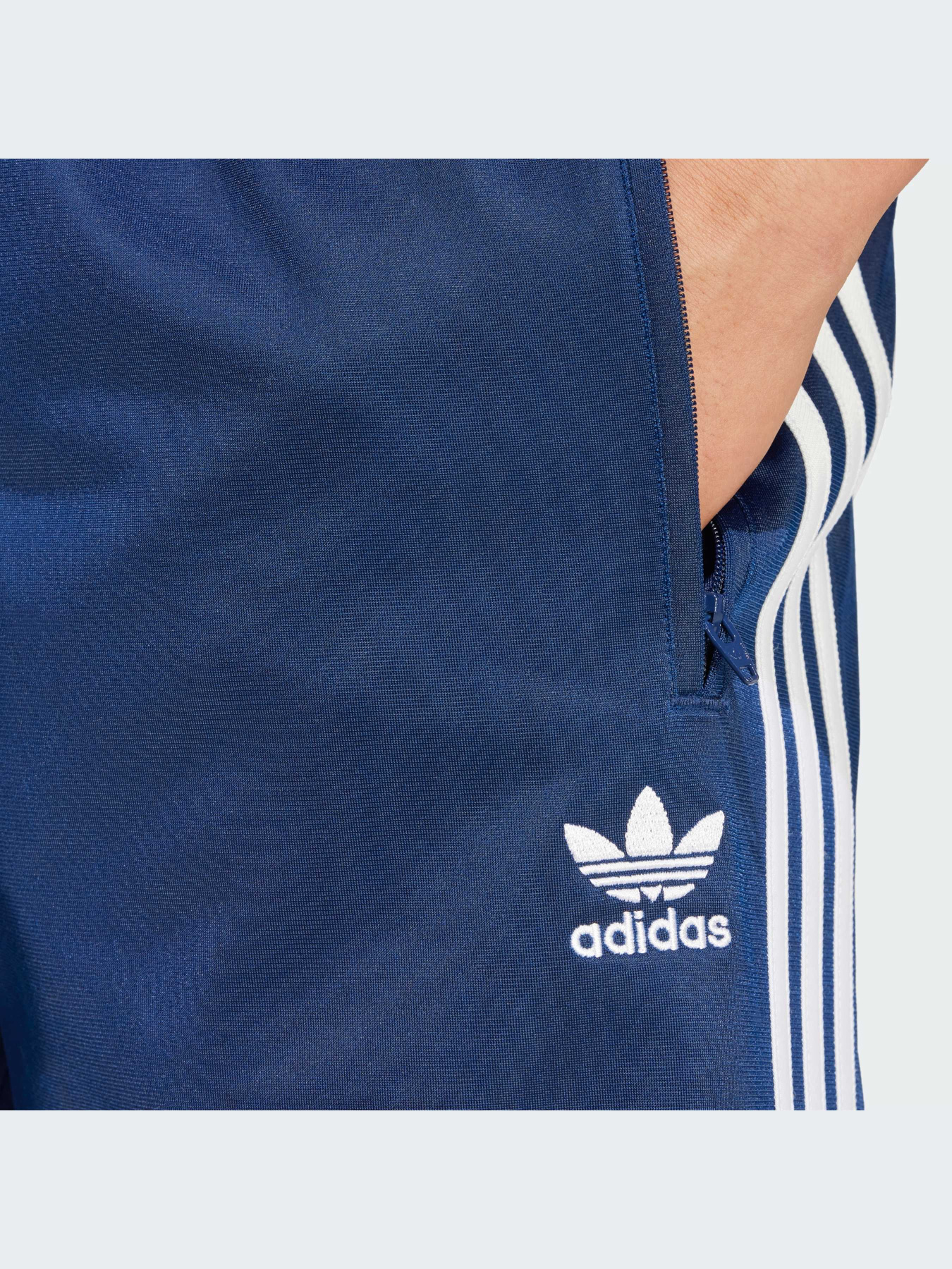 Шорты Adidas Adicolor модель IM9422-KZ Шорты Adidas Adicolor модель IM9422-KZ Фото