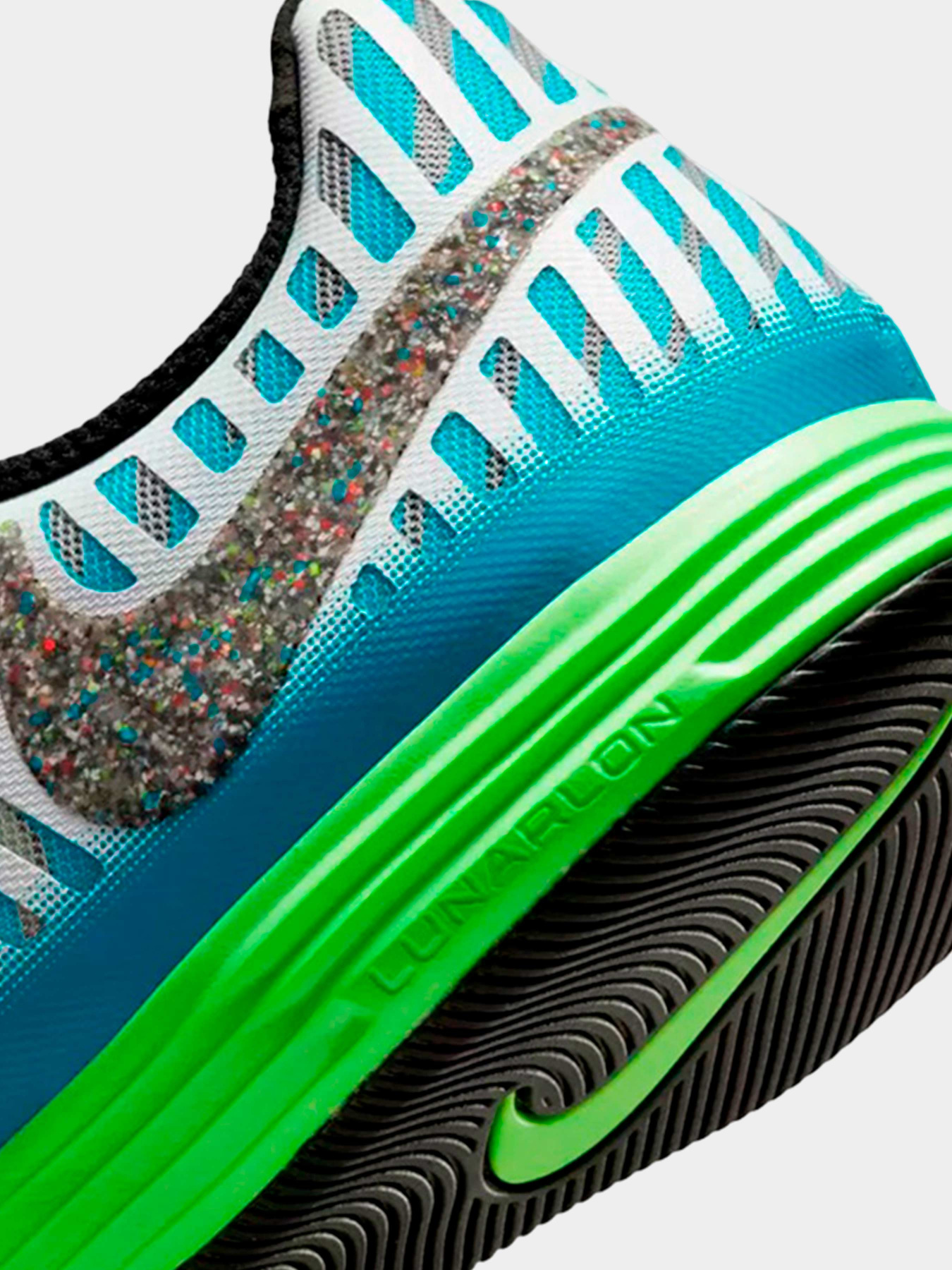 Кроссовки NIKE модель 580456-043 Фото