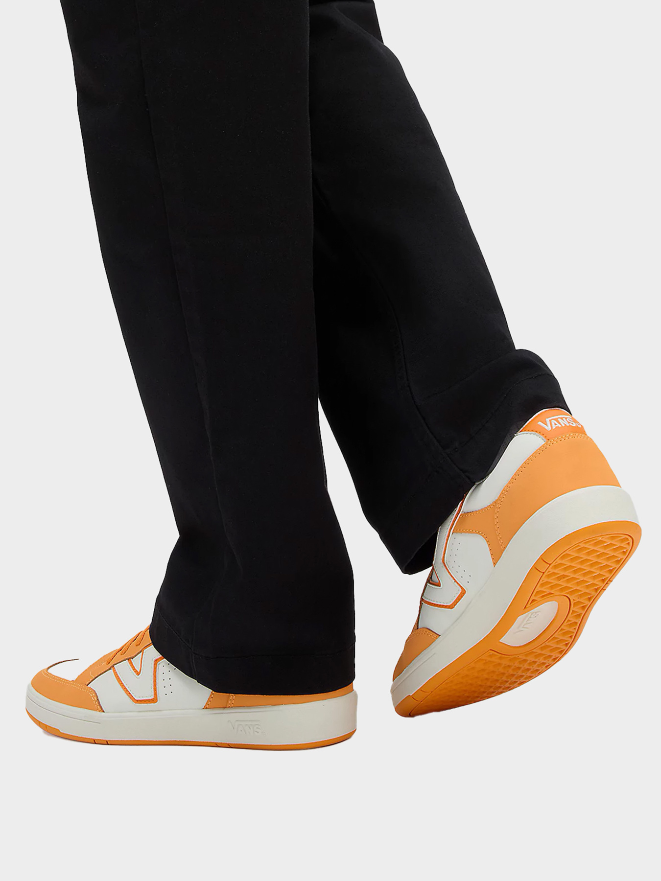 Кроссовки Vans модель VN000BWBORA1 Фото