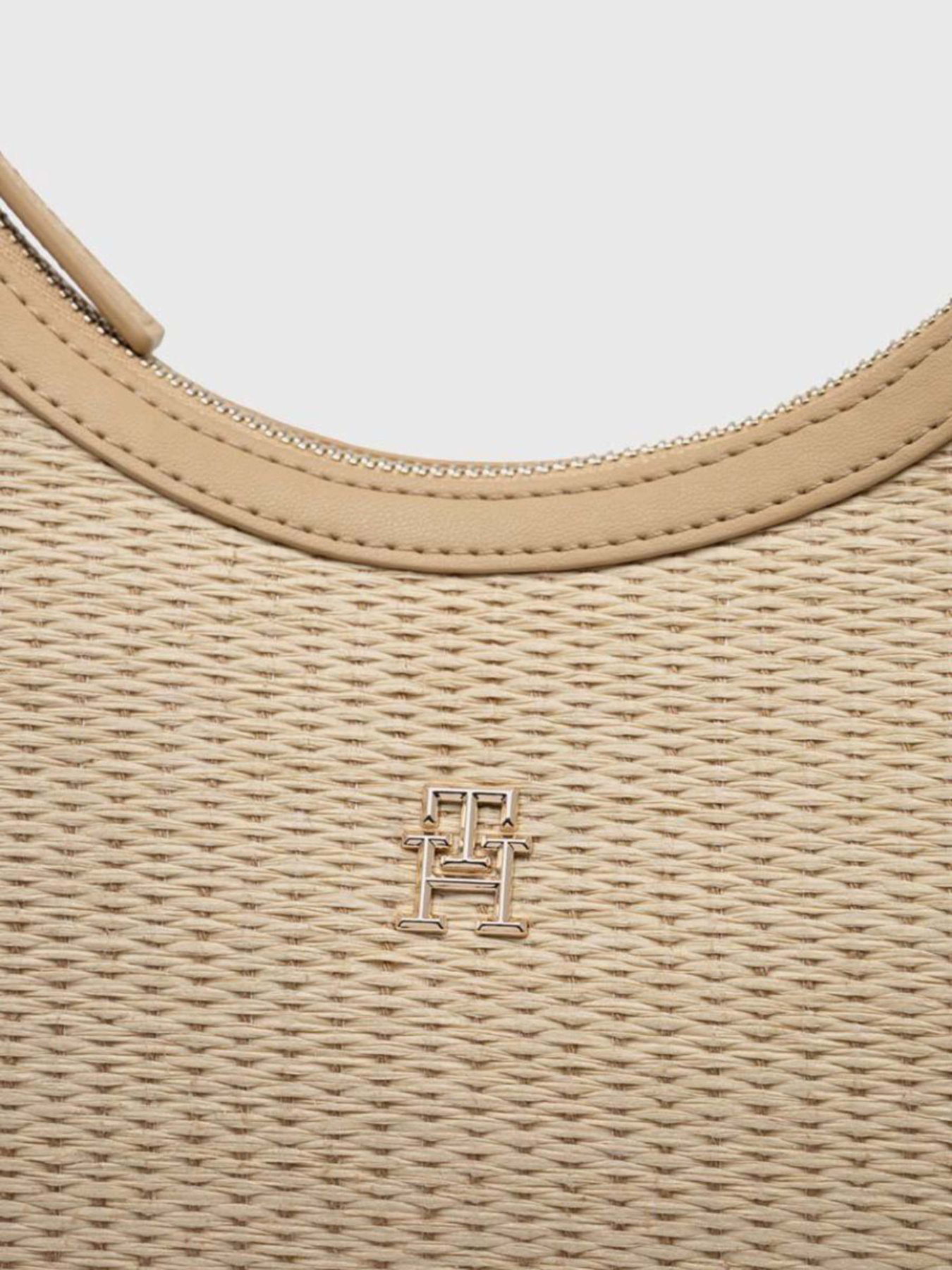 Сумки Tommy Hilfiger модель AW0AW16153-0F5 Фото