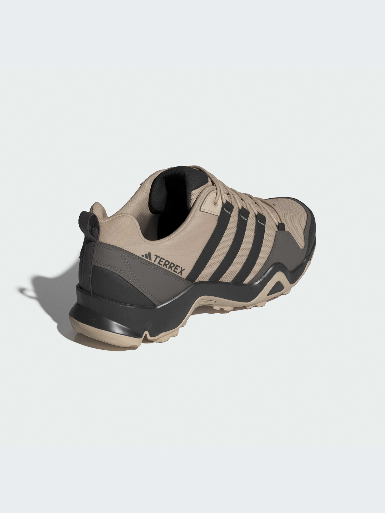 Кроссовки Adidas модель IE0816-KZ Кроссовки Adidas модель IE0816-KZ Фото