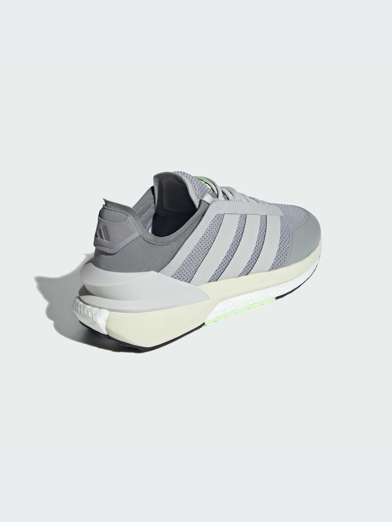 Кроссовки Adidas AVRYN модель IE2640-KZ Фото