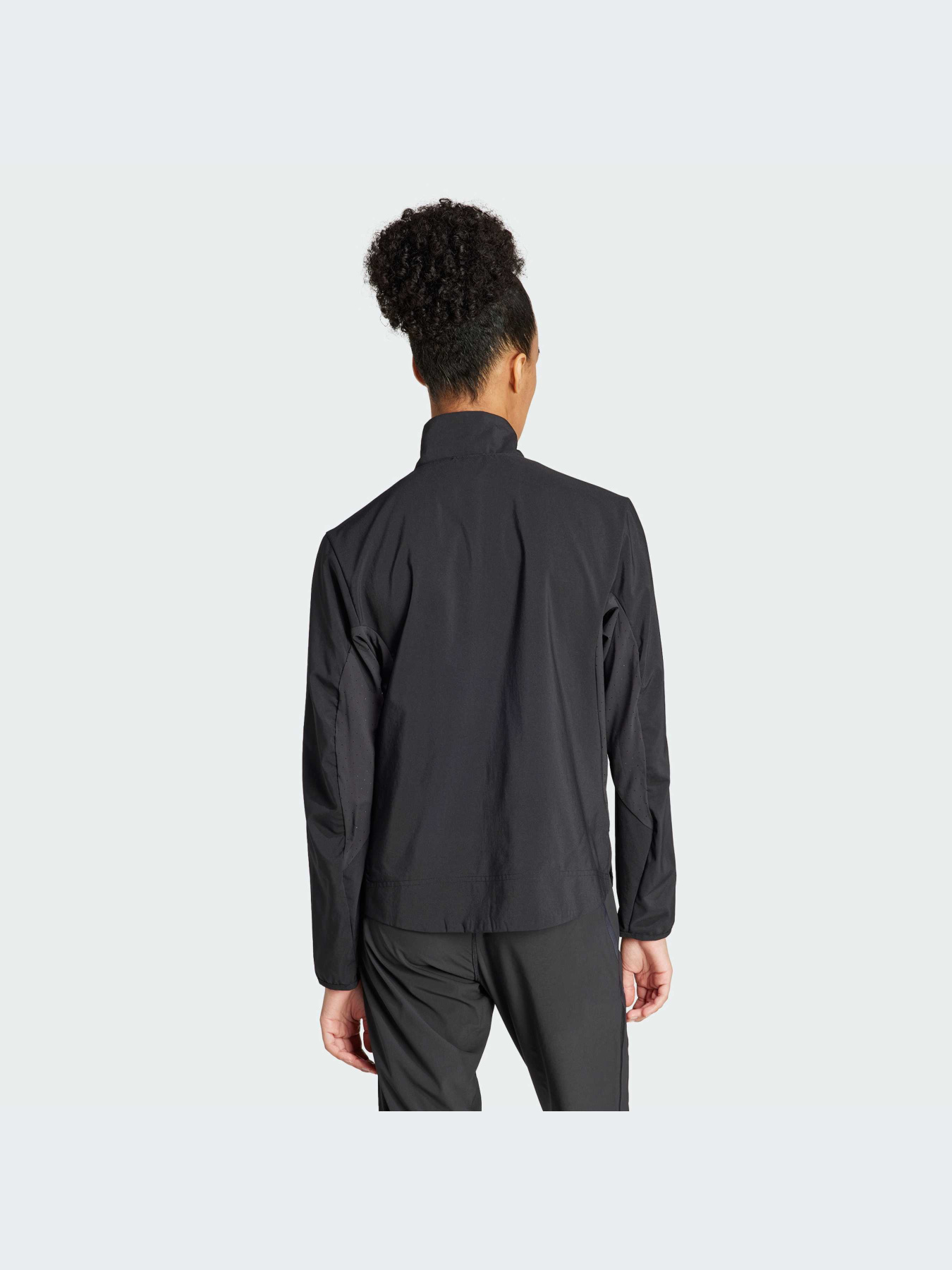 Куртки и дубленки Adidas модель IT7595-KZ Фото