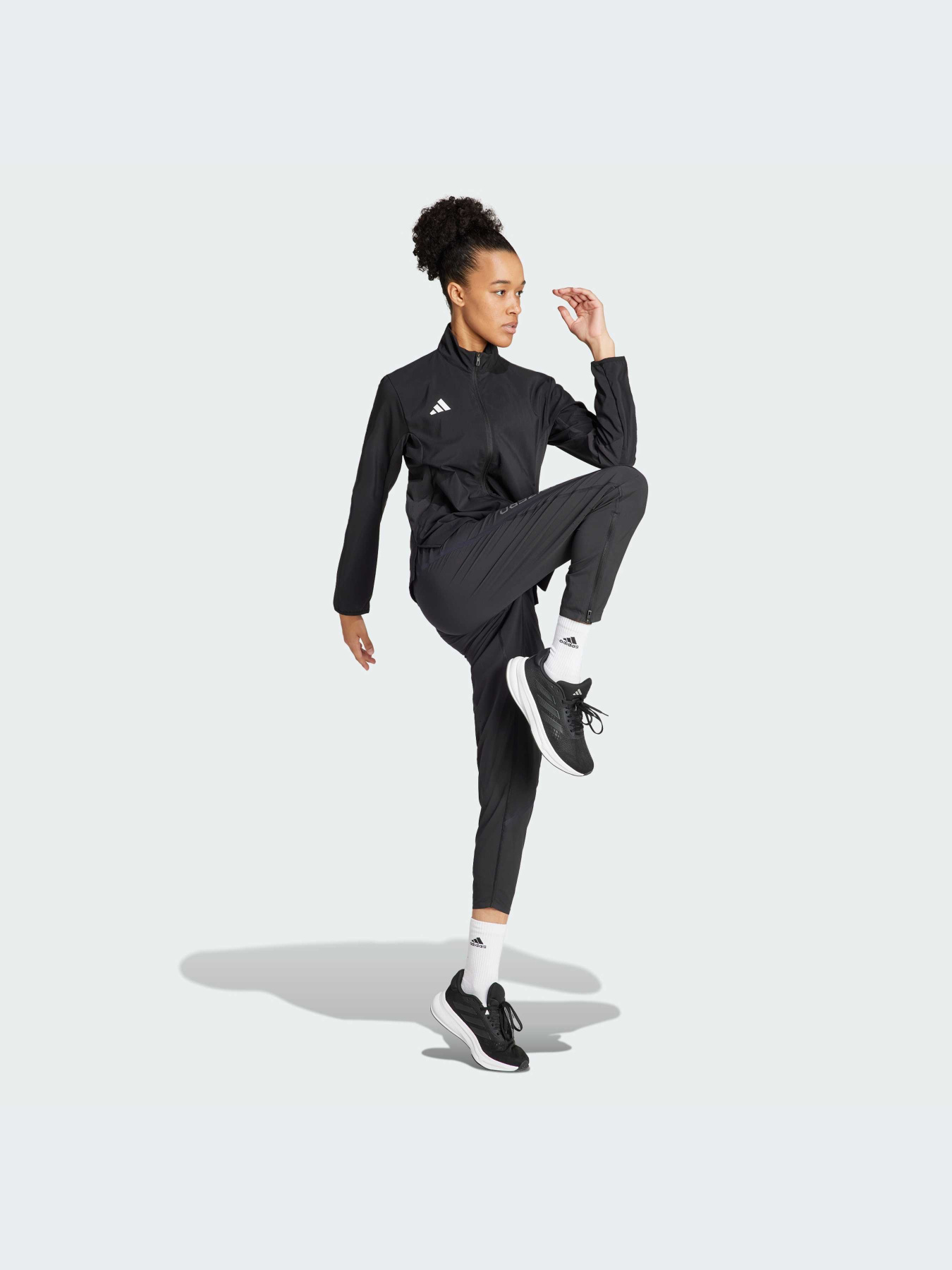 Куртки и дубленки Adidas модель IT7595-KZ Фото