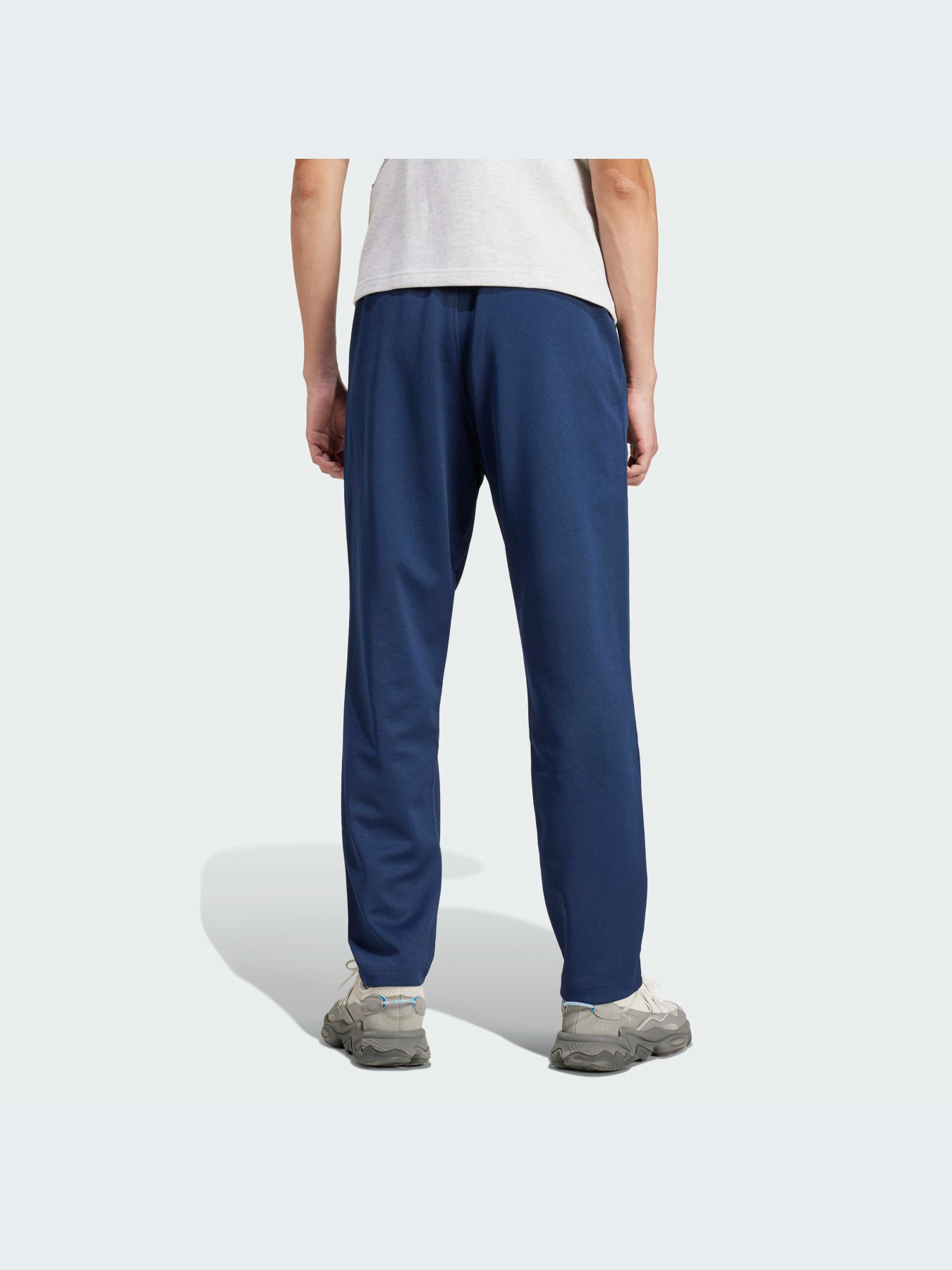 Спортивная одежда Adidas модель IW3232-KZ Фото