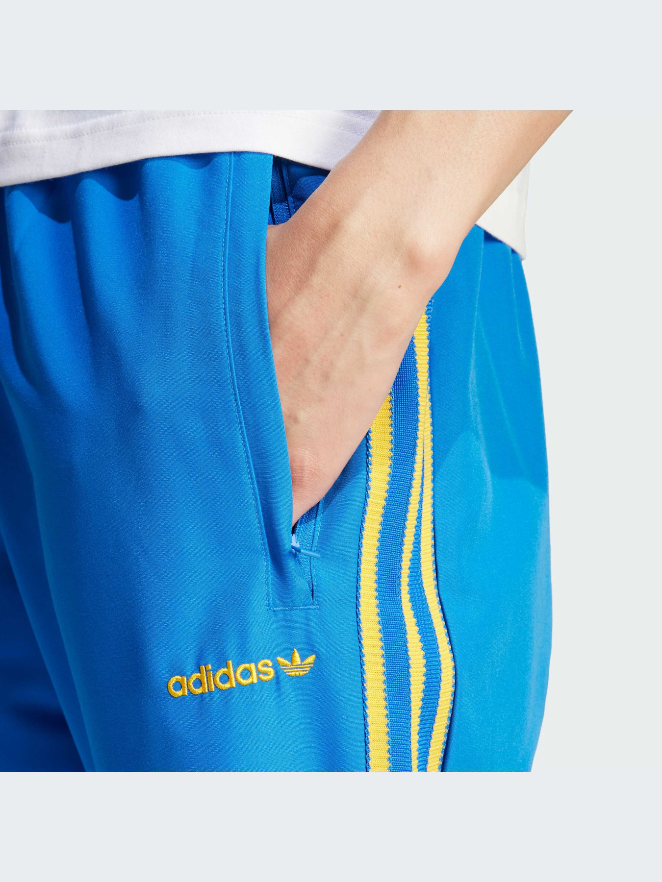 Брюки Adidas модель IW3234-KZ Брюки Adidas модель IW3234-KZ Фото