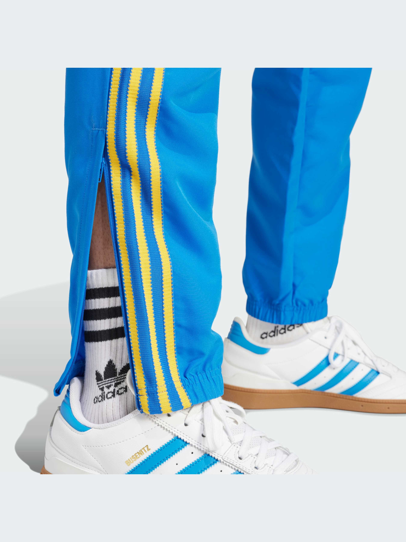 Брюки Adidas модель IW3234-KZ Брюки Adidas модель IW3234-KZ Фото
