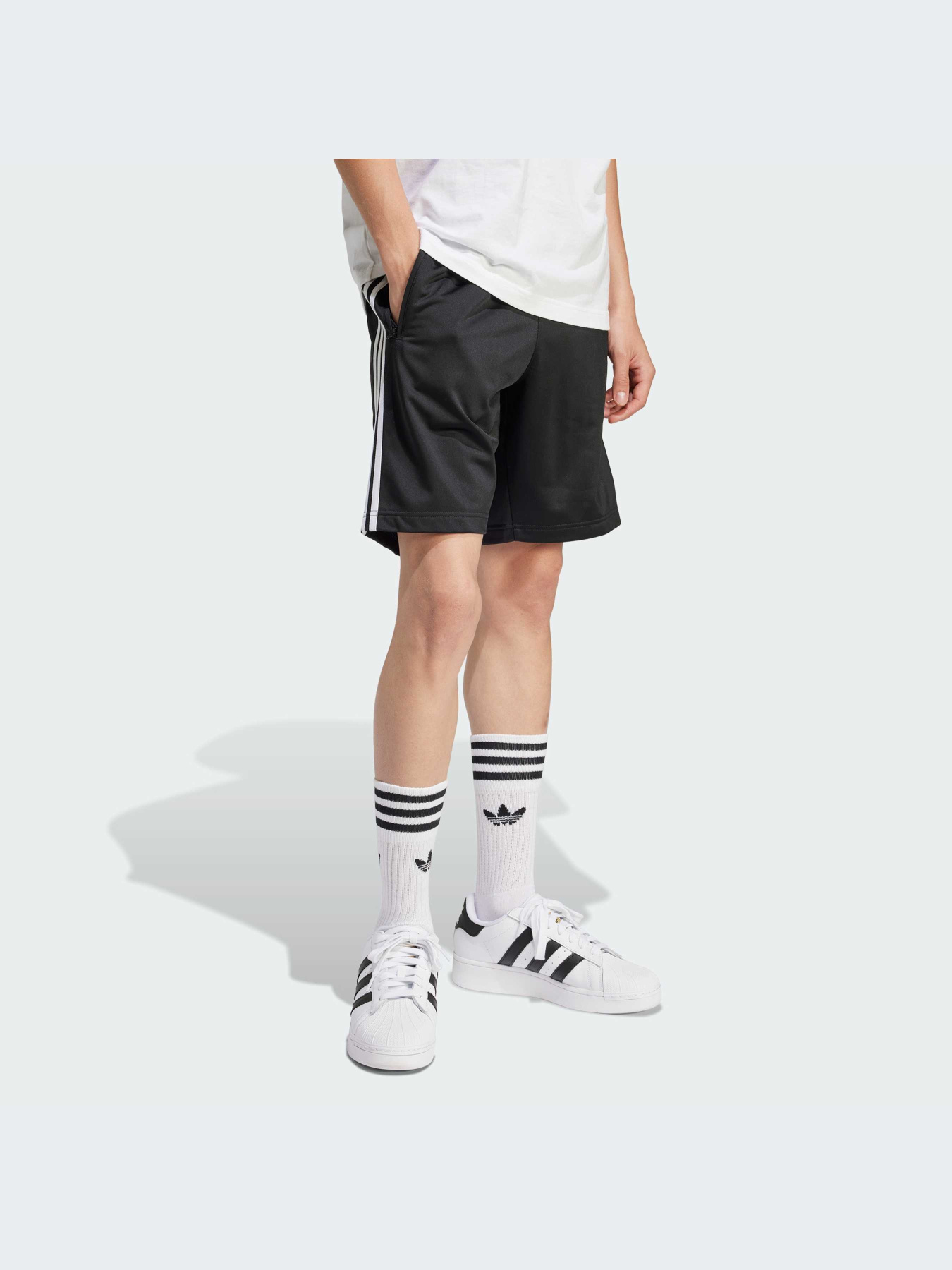 Шорты Adidas Adicolor модель IU2368-KZ Шорты Adidas Adicolor модель IU2368-KZ Фото