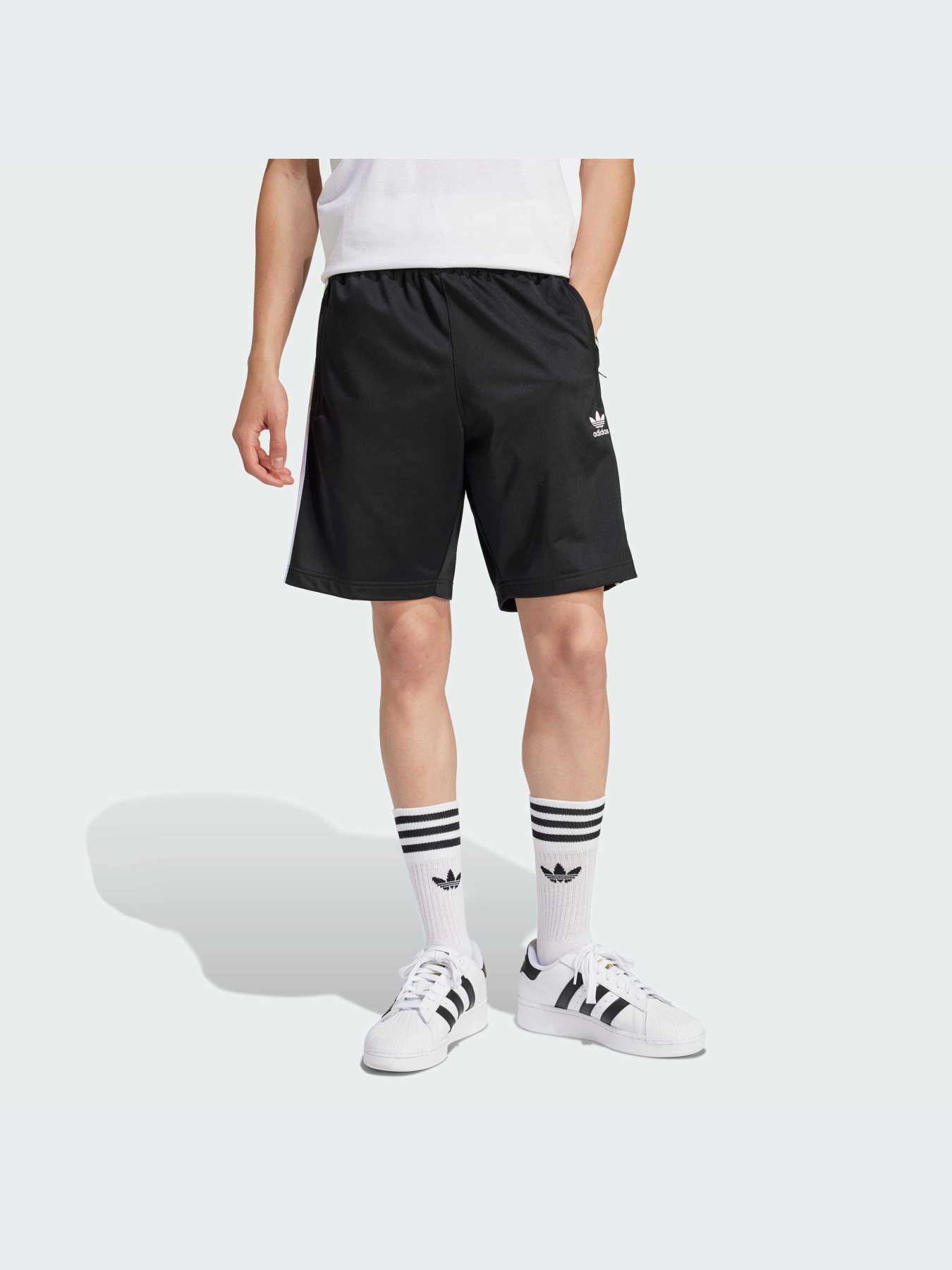 Шорты Adidas Adicolor модель IU2368-KZ Шорты Adidas Adicolor модель IU2368-KZ Фото