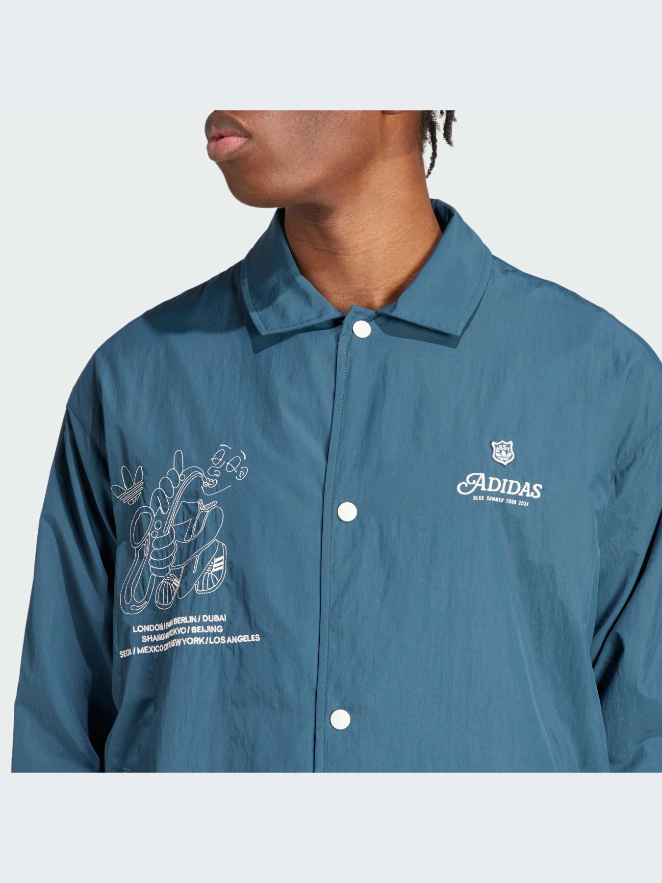 Куртки и дубленки Adidas Graphics модель IS2949-KZ Куртки и дубленки Adidas Graphics модель IS2949-KZ Фото