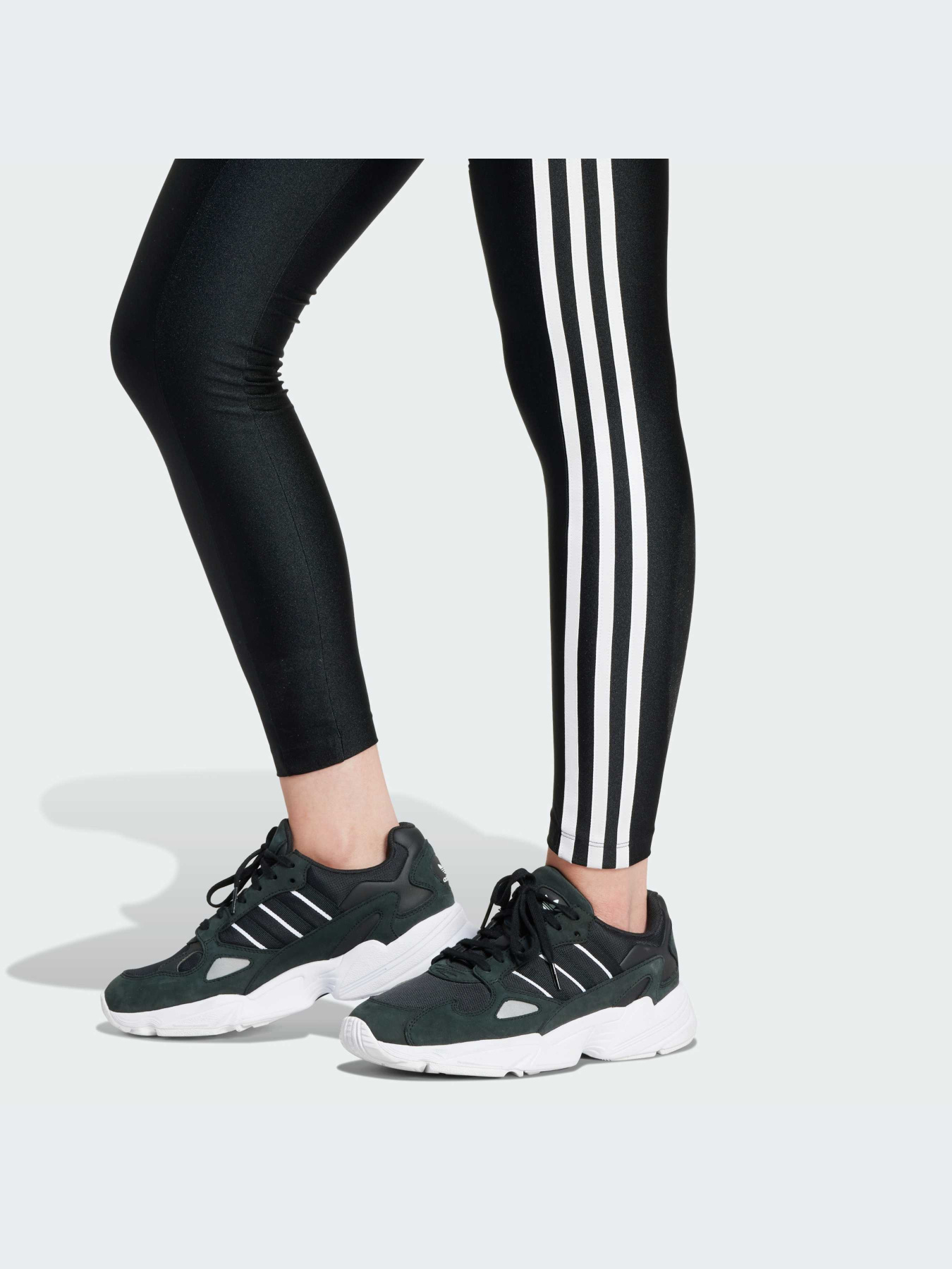 Брюки Adidas Adicolor модель IU2522-KZ Фото