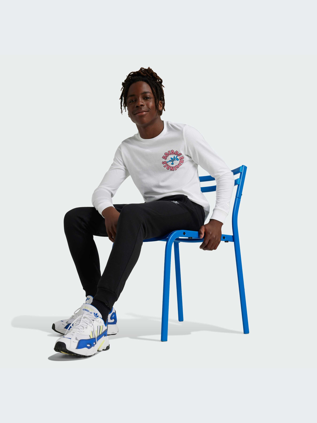 Брюки Adidas Культовые силуэты модель IW3498-KZ Брюки Adidas Культовые силуэты модель IW3498-KZ Фото