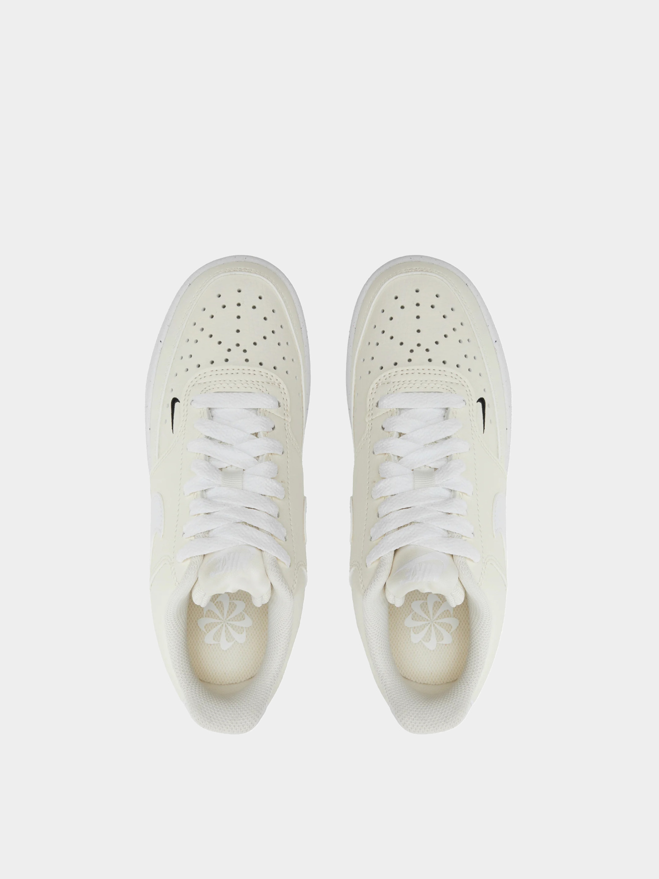 Кроссовки NIKE модель FV9952-100 Фото