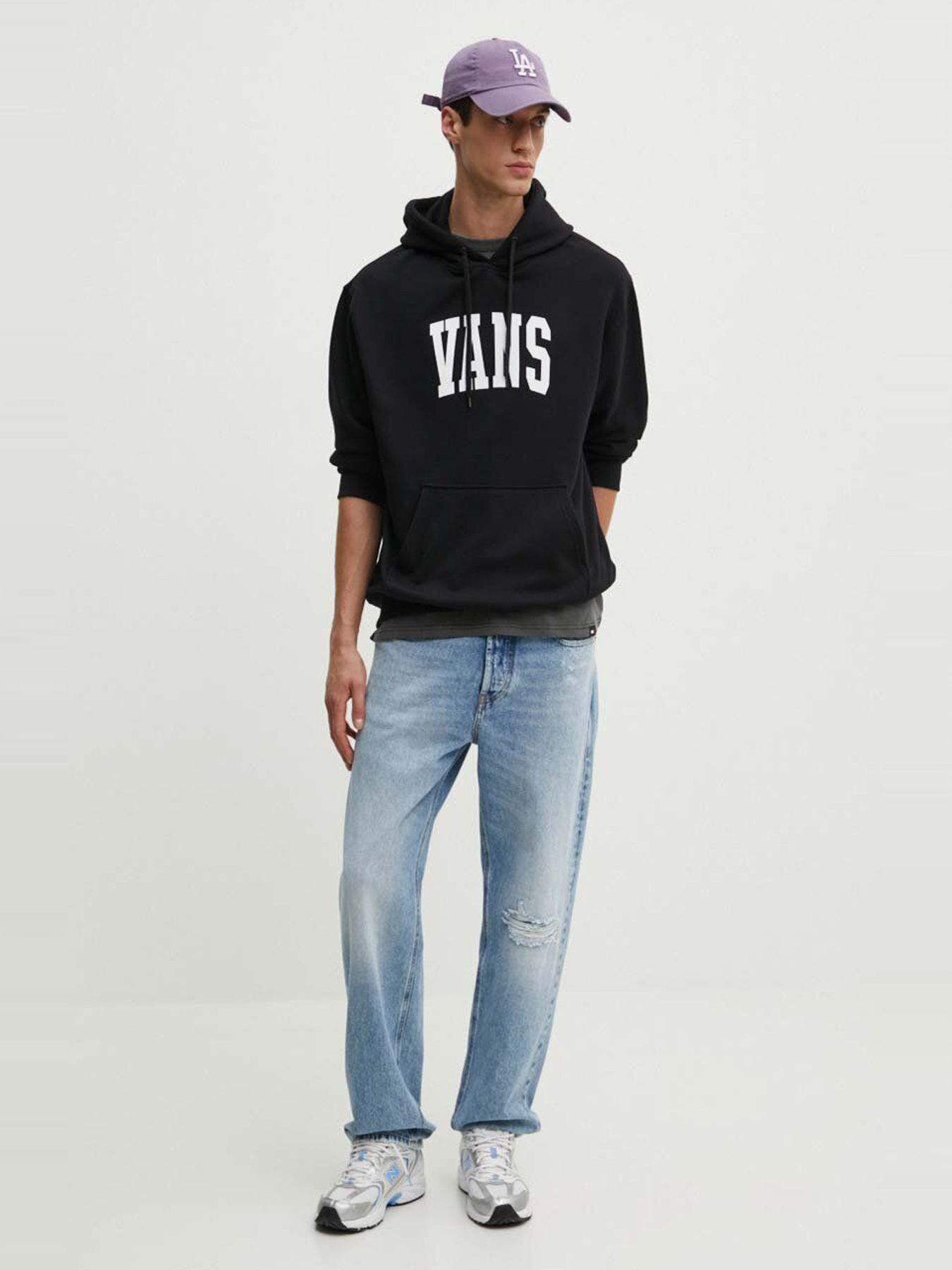 Худи и свитшоты Vans модель VN000HNWBLK1 Фото
