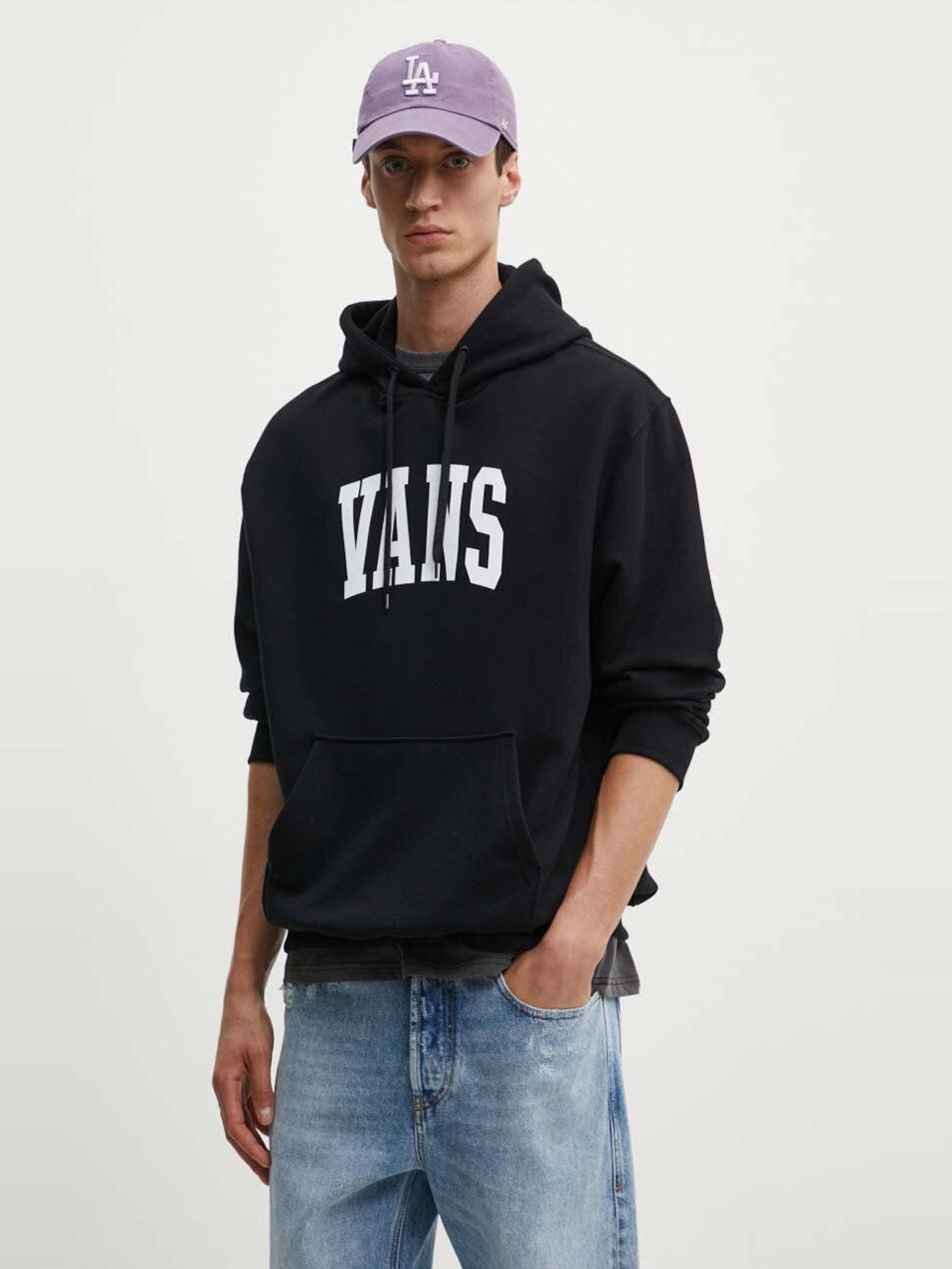 Худи и свитшоты Vans модель VN000HNWBLK1 Фото