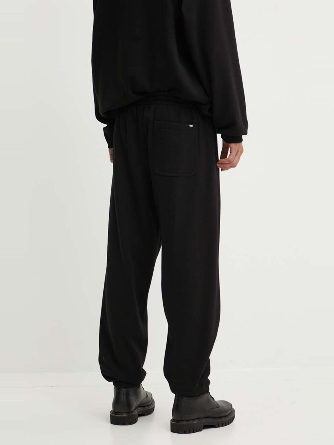 Брюки Vans модель VN000HQ2BLK1 Фото