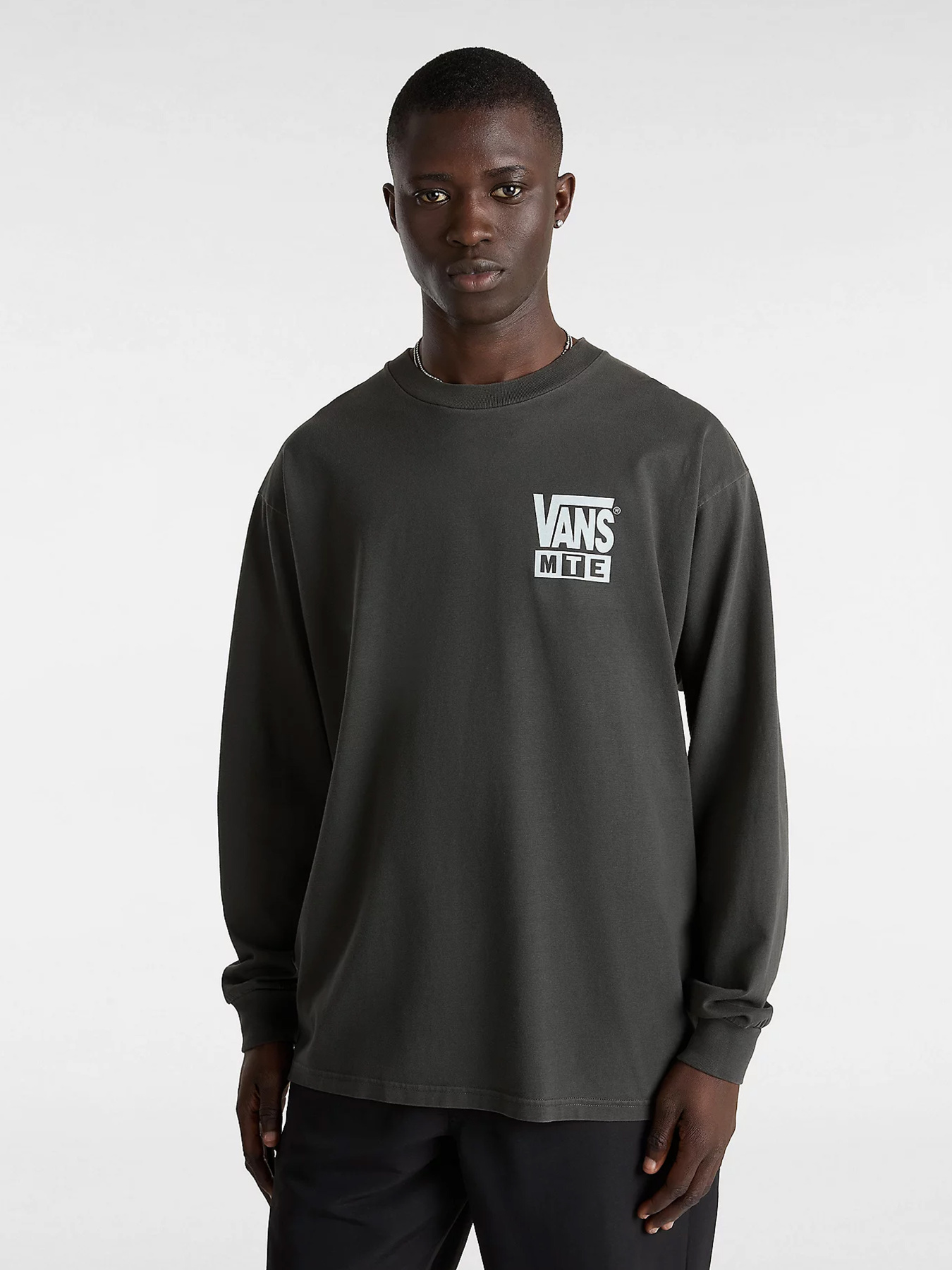Худи и свитшоты Vans модель VN000JQSBLK1 Худи и свитшоты Vans модель VN000JQSBLK1 Фото