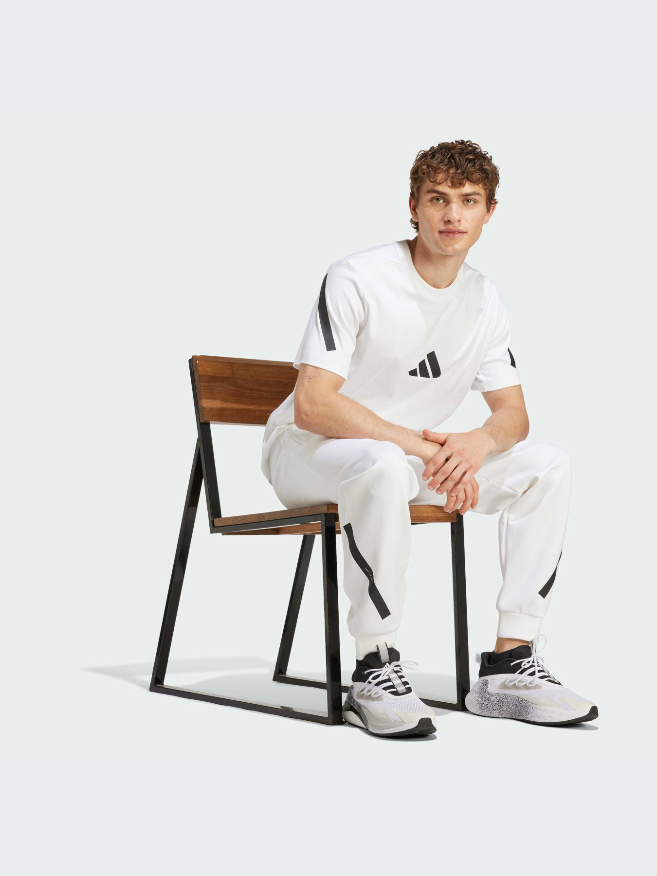 Футболки и поло Adidas ZNE модель JE3078-KZ Футболки и поло Adidas ZNE модель JE3078-KZ Фото