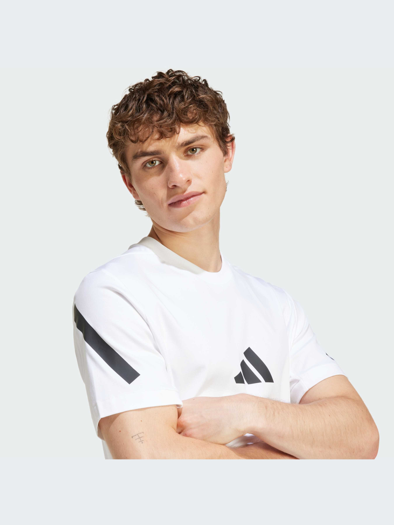 Футболки и поло Adidas ZNE модель JE3078-KZ Футболки и поло Adidas ZNE модель JE3078-KZ Фото