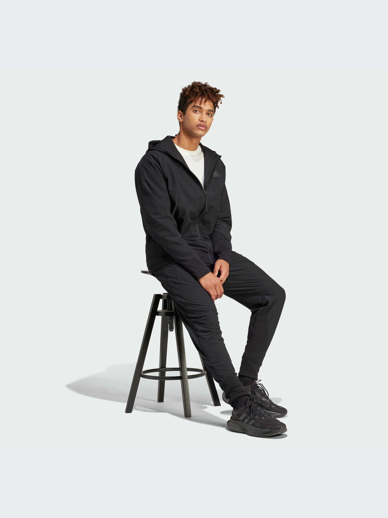 Брюки Adidas ZNE модель IR5207-KZ Брюки Adidas ZNE модель IR5207-KZ Фото