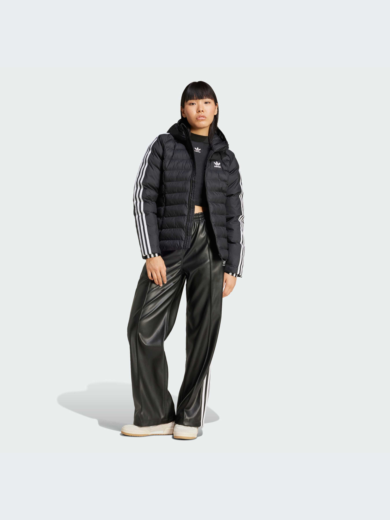 Куртки и дубленки Adidas Adicolor модель IW5849-KZ Фото