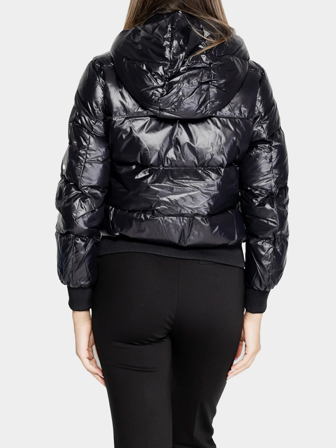 Куртки и дубленки Armani Exchange модель XW000228-AF10860-UC001 Фото