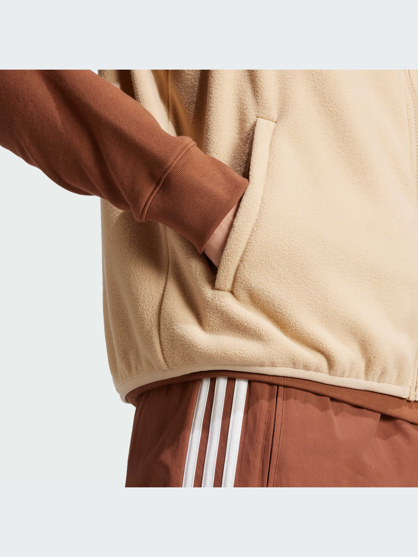 Куртки и дубленки Adidas модель IZ2483-KZ Фото