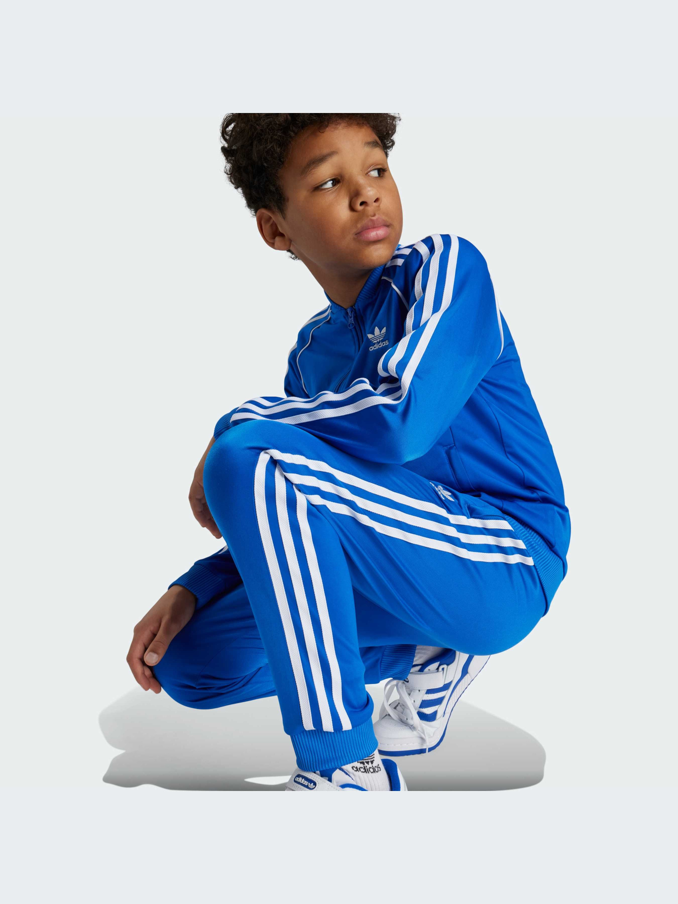 Брюки Adidas Adicolor модель IY4007-KZ Брюки Adidas Adicolor модель IY4007-KZ Фото