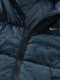 Куртки и дубленки NIKE модель FZ5903-478 Фото