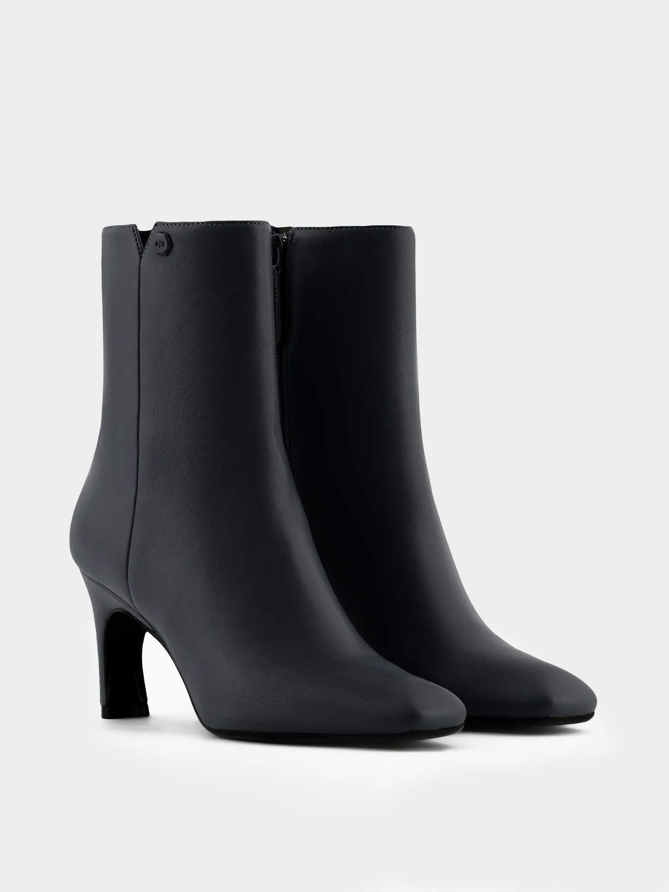 Ботинки и сапоги Armani Exchange модель XDN038-XV886-00002 Фото