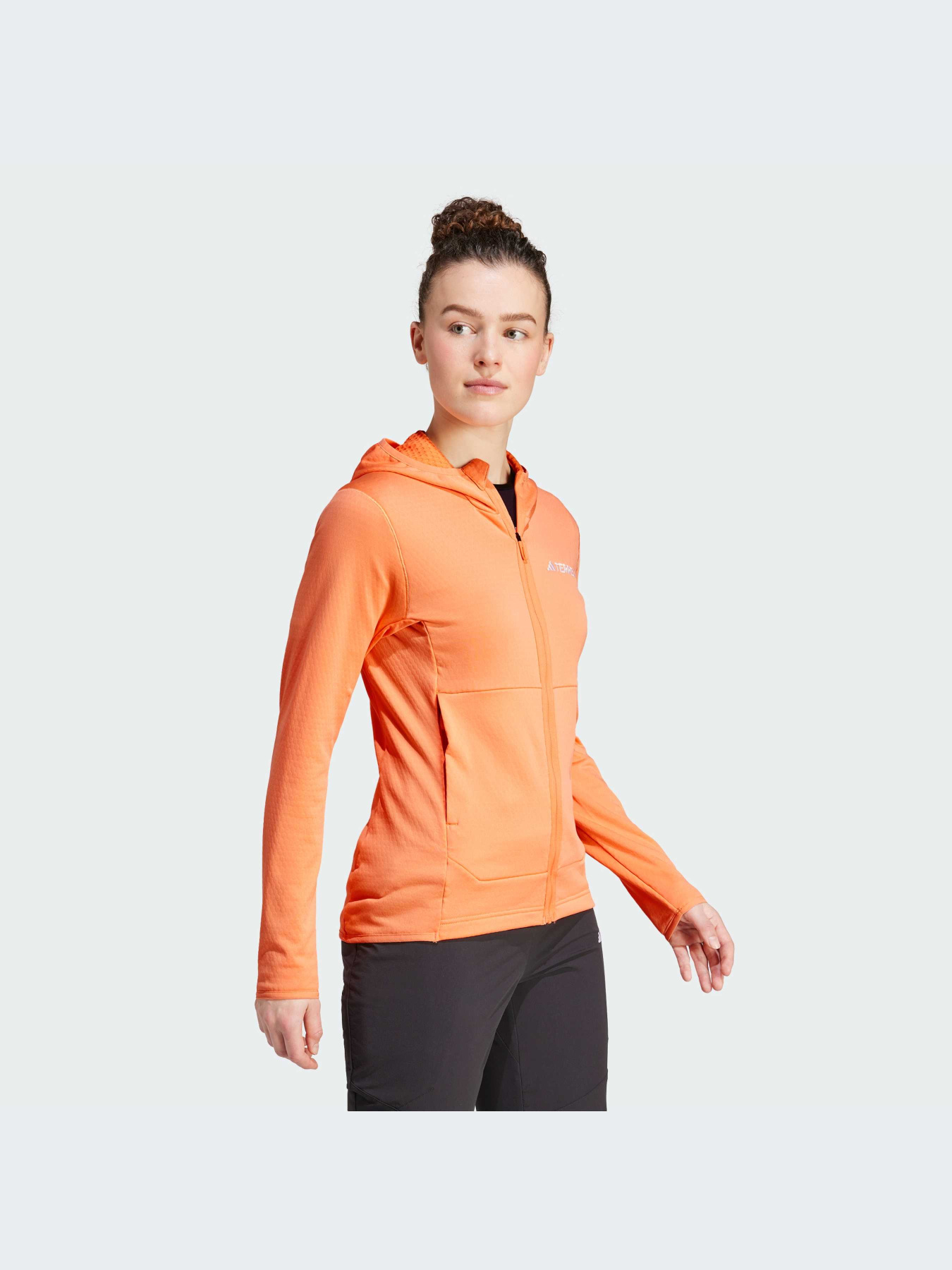 Худи и свитшоты Adidas модель IQ3729-KZ Фото