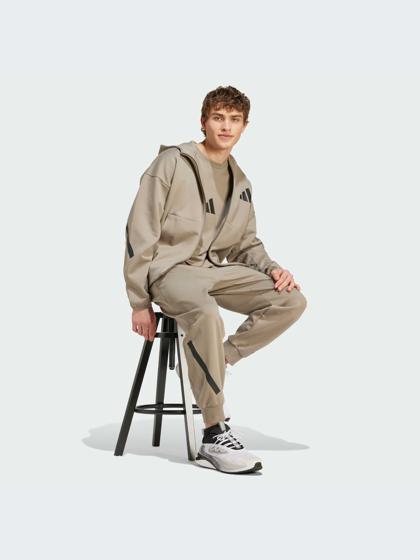 Худи и свитшоты Adidas ZNE модель JD9600-KZ Фото