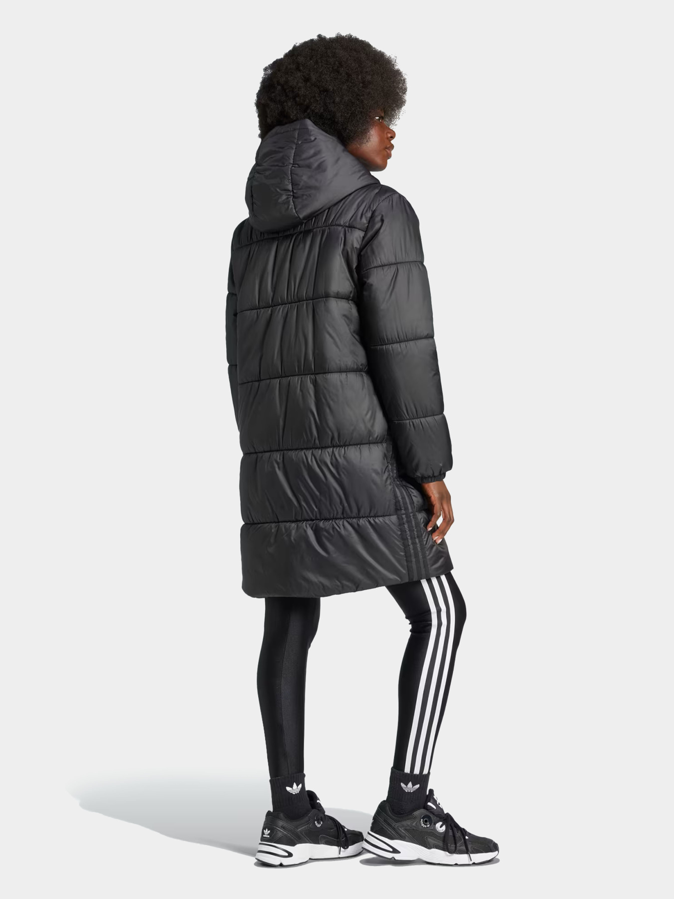 Куртки и дубленки Adidas модель IW5858 Фото