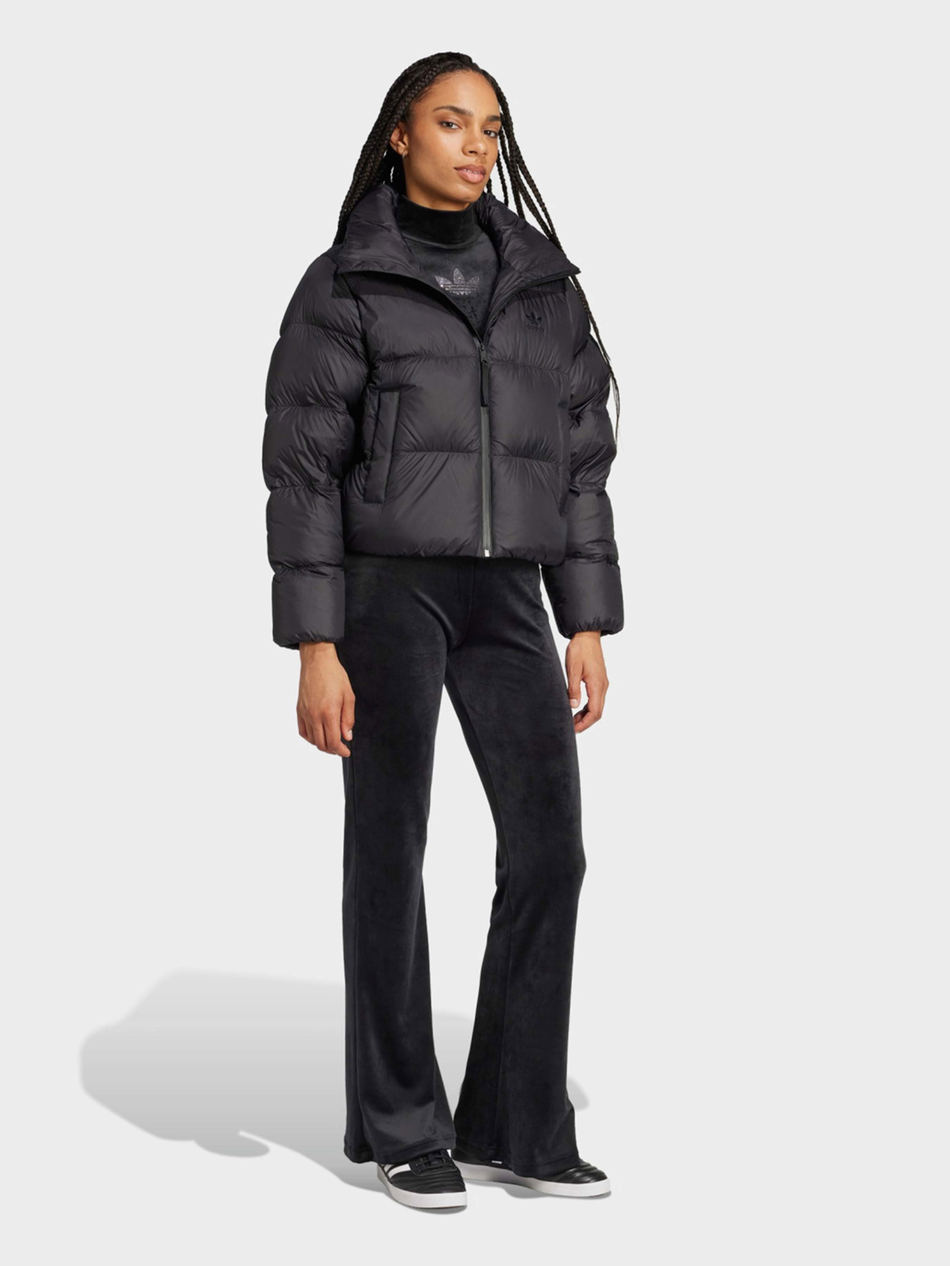 Куртки и дубленки Adidas модель IW8368 Фото