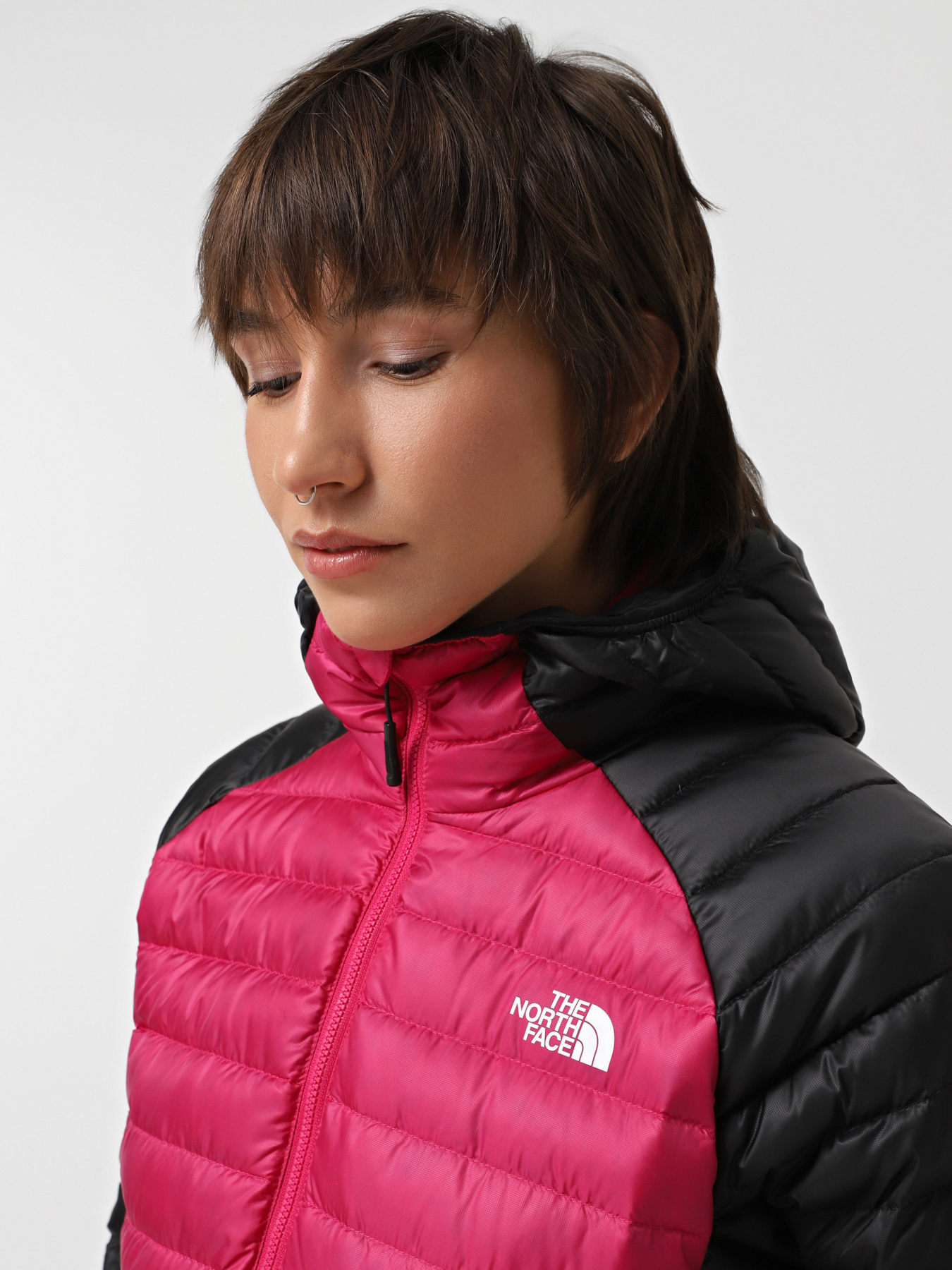 Куртки и дубленки The North Face модель NF0A87HHROM1 Фото