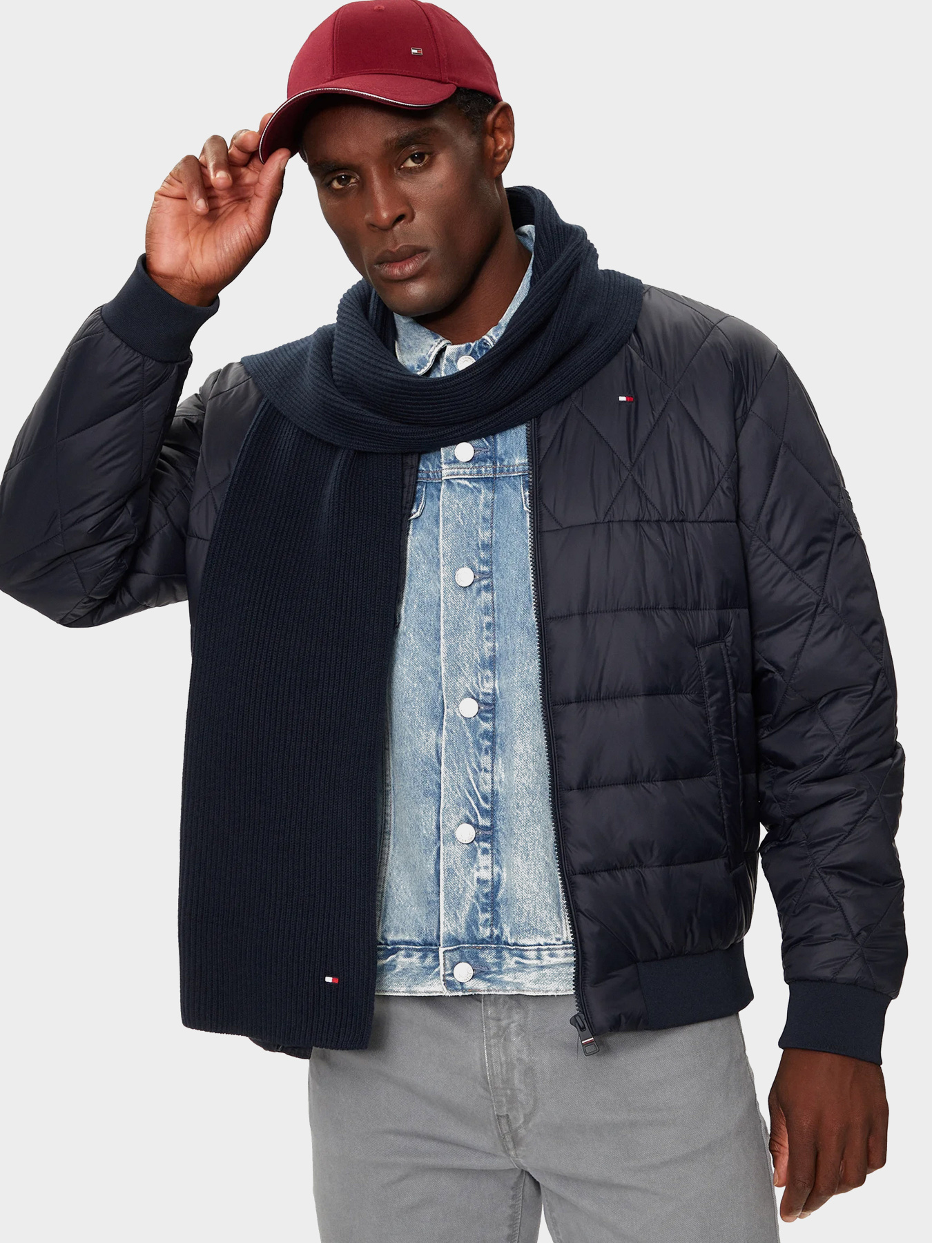 Шарфы и платки Tommy Hilfiger модель AM0AM12847-DW6 Фото