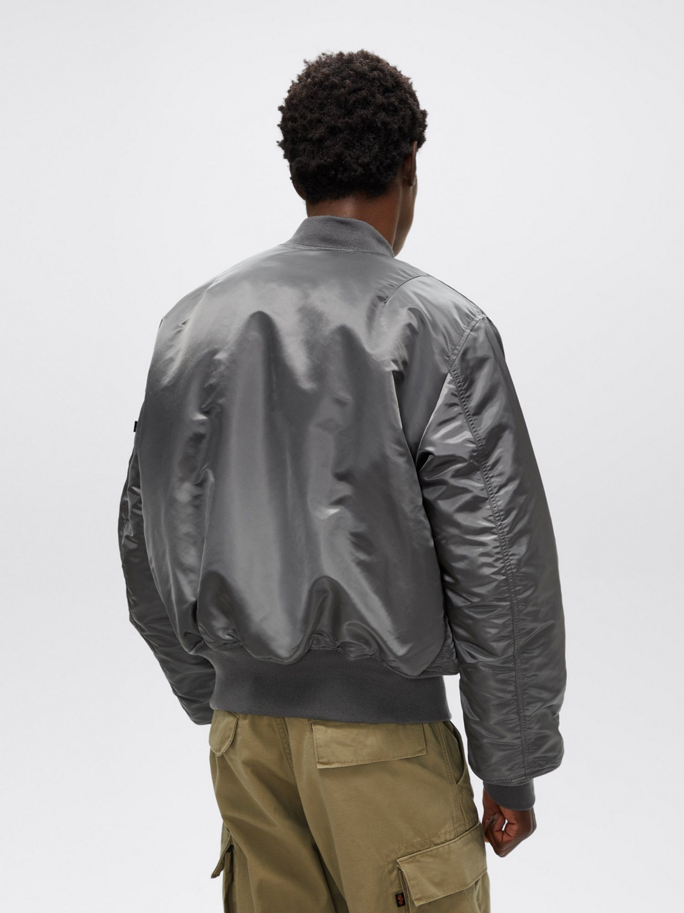 Куртки и дубленки Alpha Industries модель MJM21000C1_022 Фото