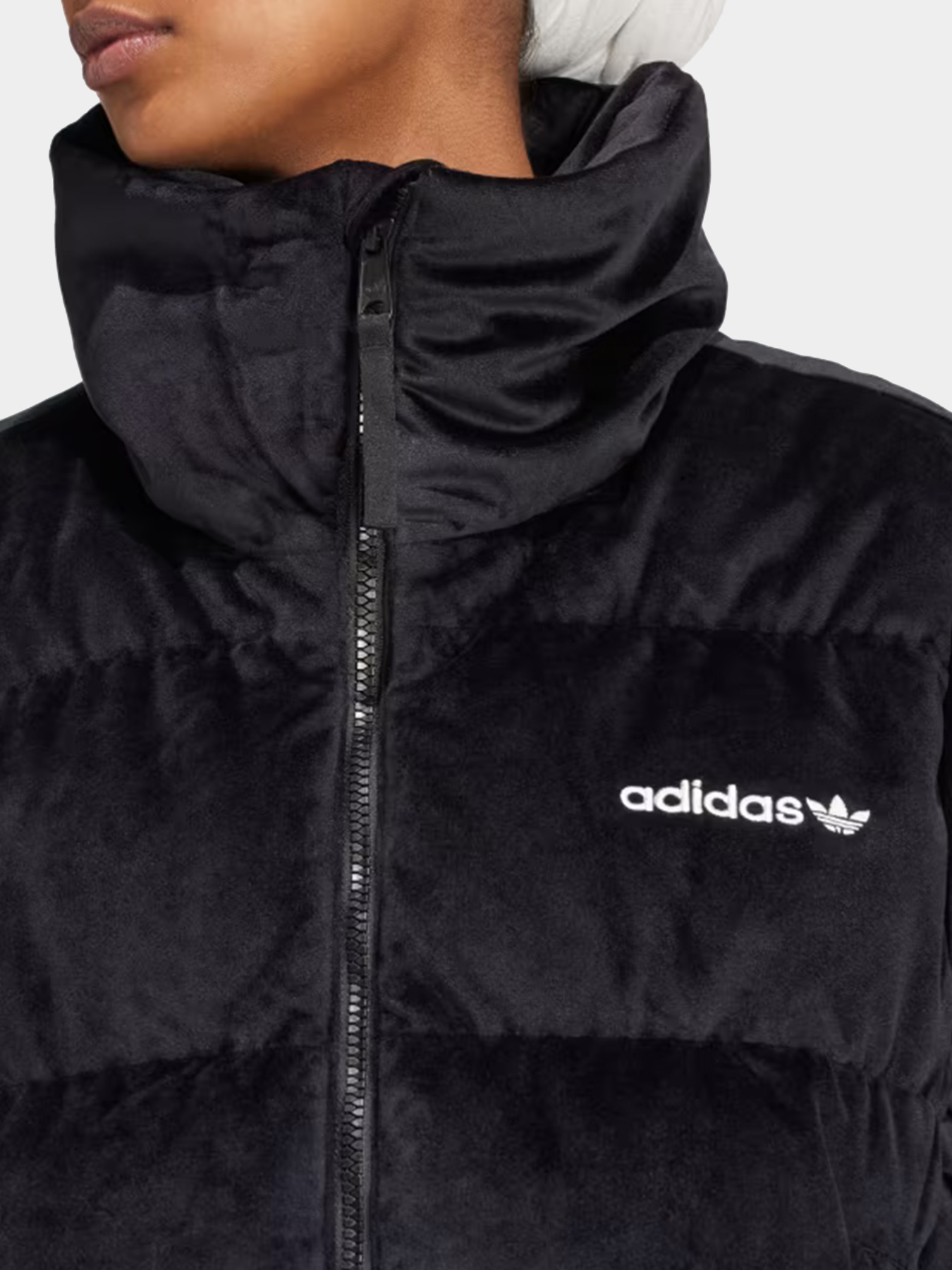 Куртки и дубленки Adidas модель IW8439 Фото
