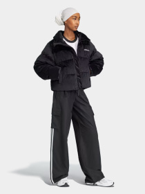 Куртки и дубленки Adidas модель IW8439 Фото