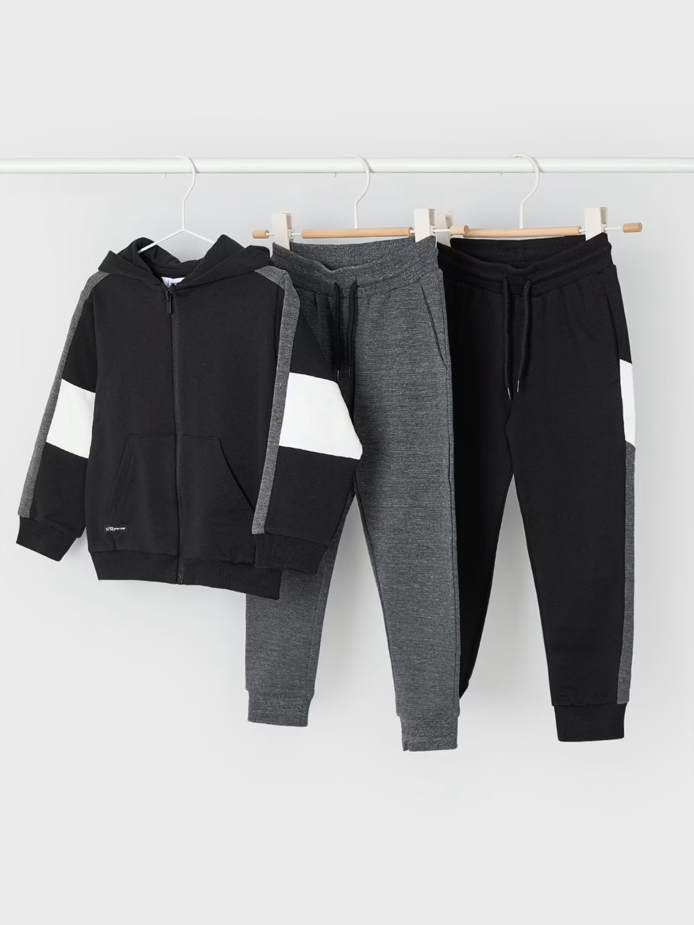 Костюмы MAYORAL модель 4882-091 Фото