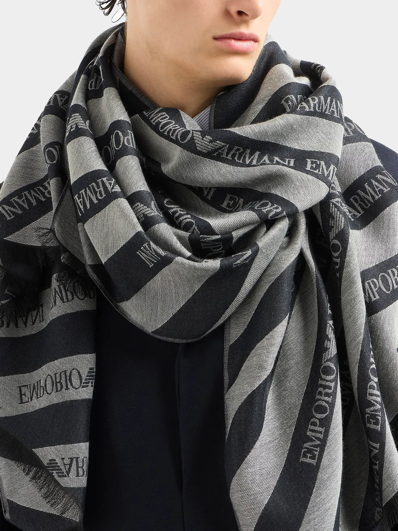Шарфы и платки Emporio Armani модель 625255-4F380-00041 Фото