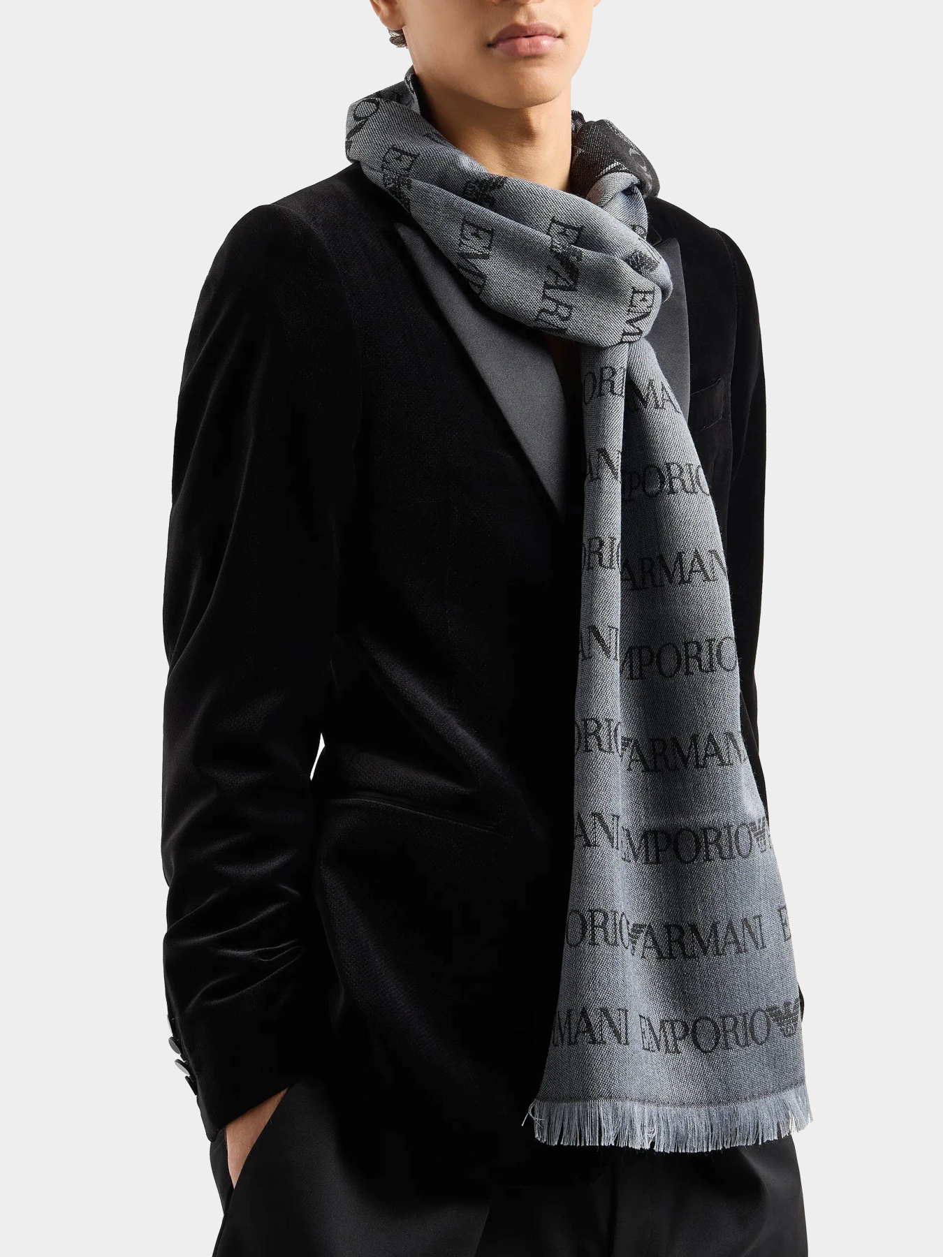Шарфы и платки Emporio Armani модель 625060-CC786-00041 Фото