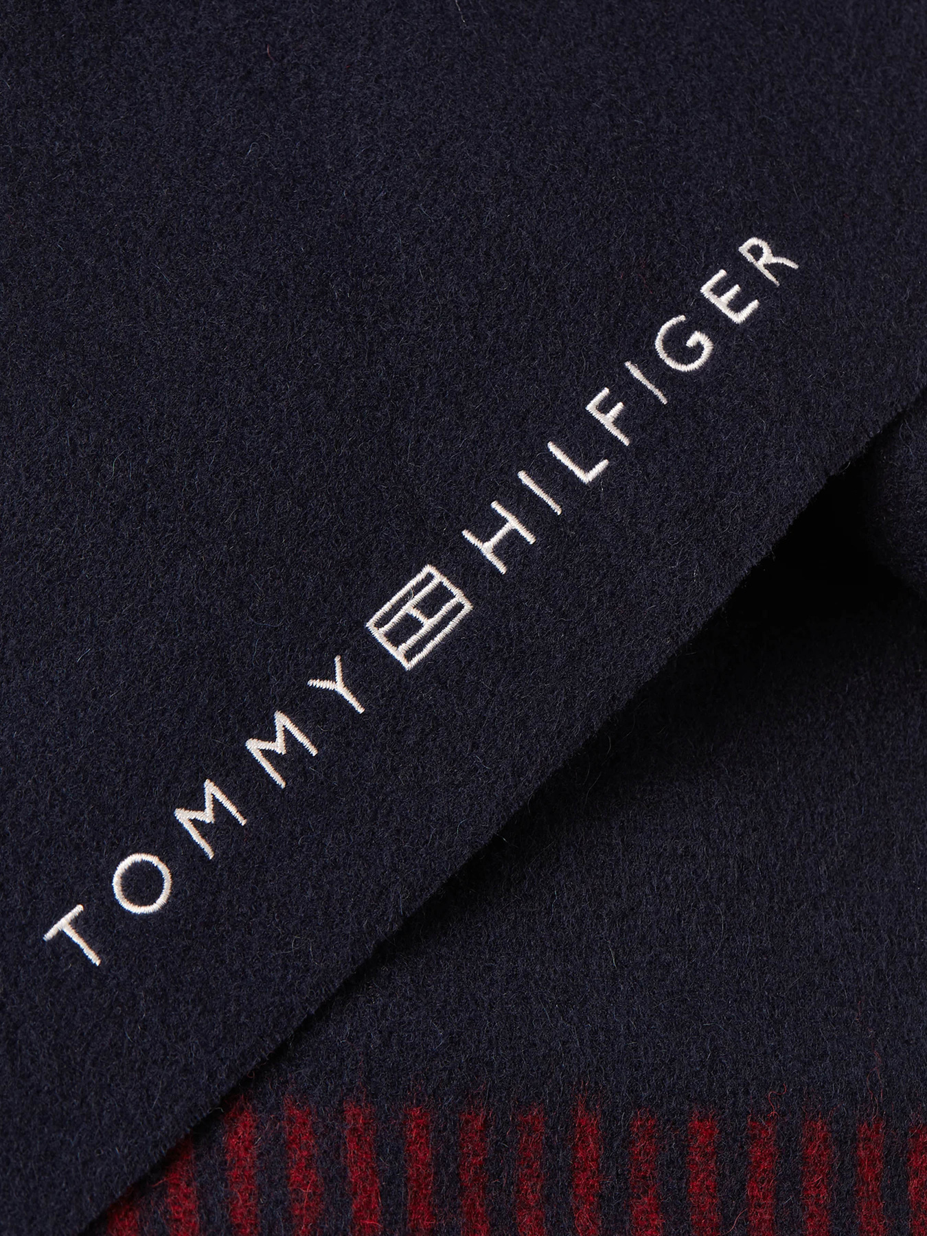 Шарфы и платки Tommy Hilfiger модель AM0AM12832-DW6 Фото