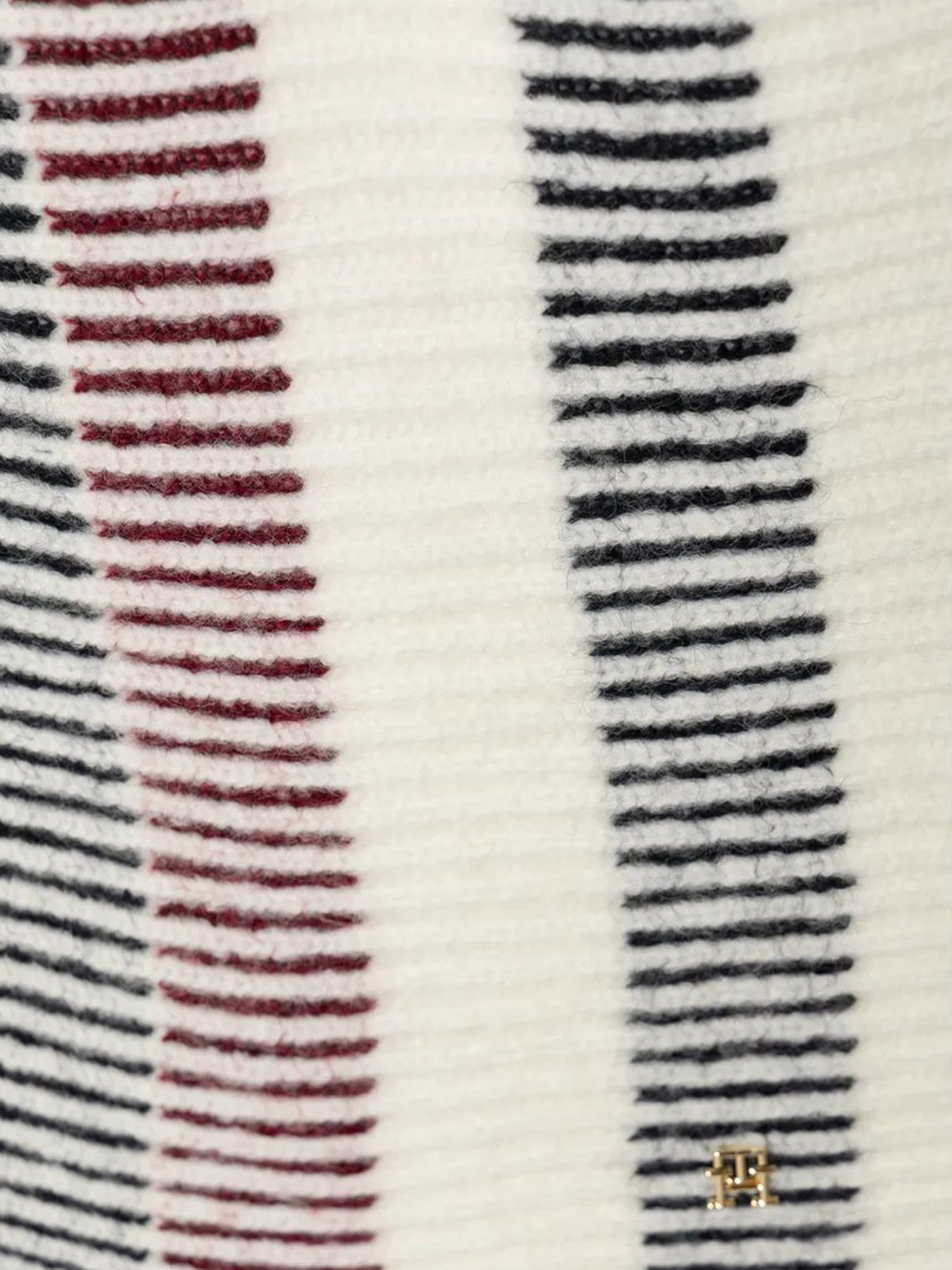 Шарфы и платки Tommy Hilfiger модель AW0AW16653-Z00 Фото