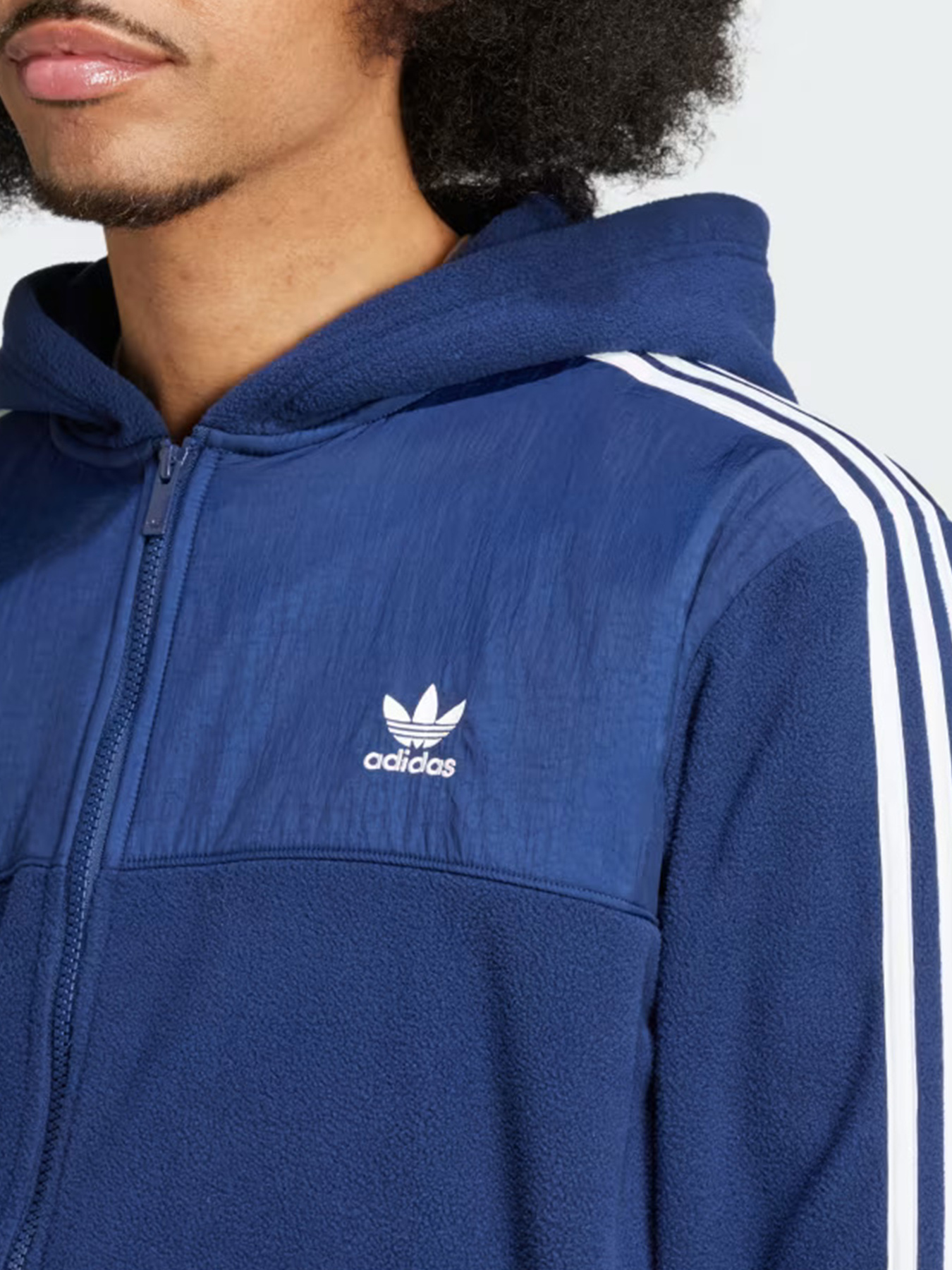 Худи и свитшоты Adidas модель IZ2486 Худи и свитшоты Adidas модель IZ2486 Фото