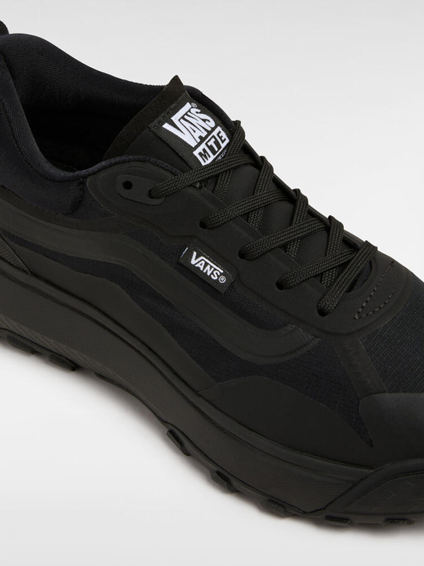 Кроссовки Vans модель VN000CVUBKA1 Фото
